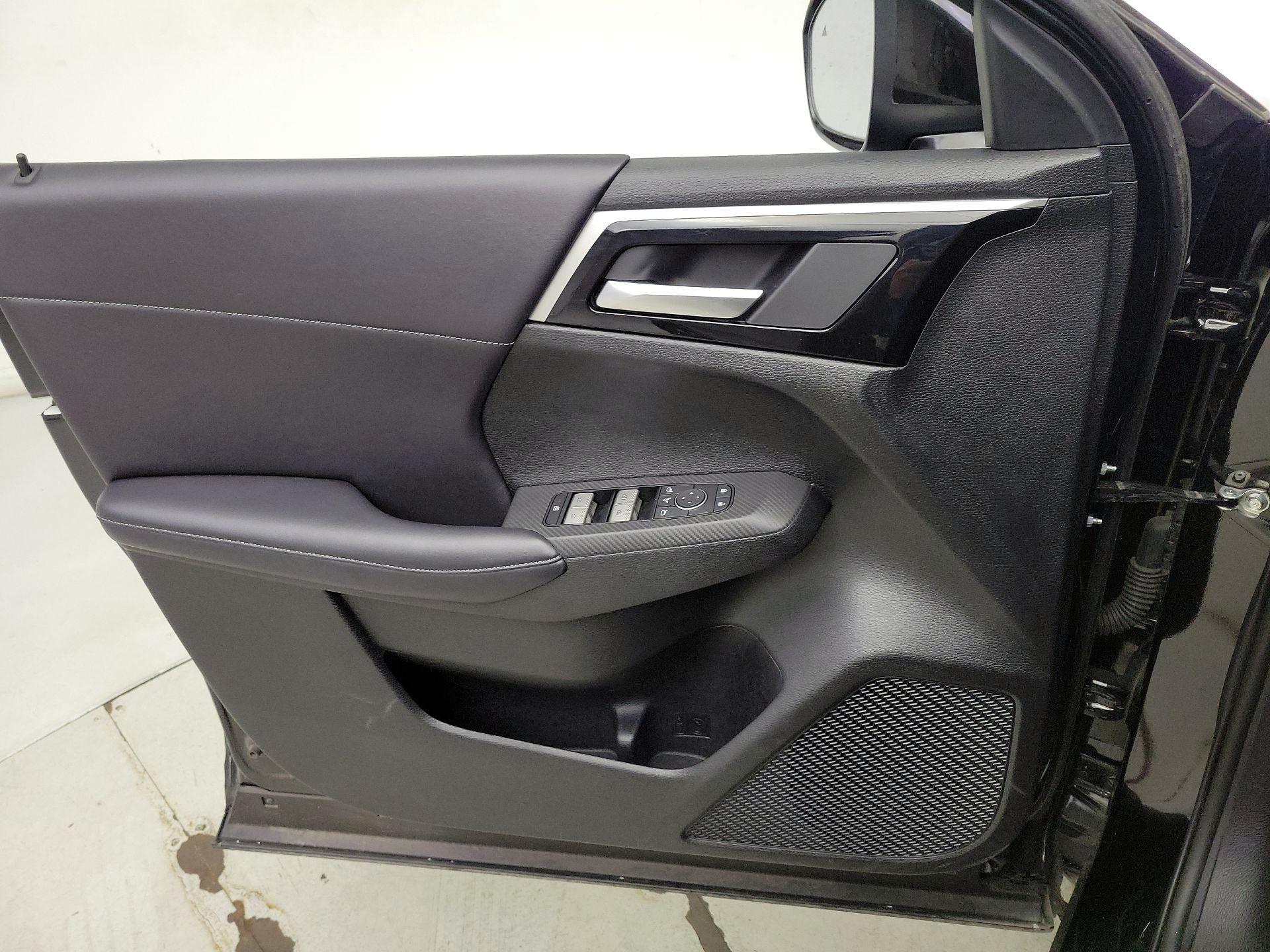 Thumbnail: 2024 Mitsubishi Outlander - 12