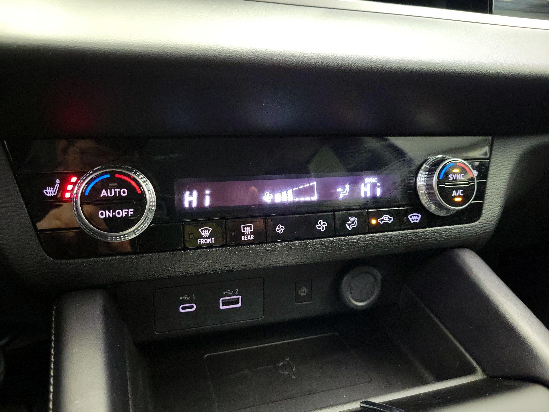 Thumbnail: 2024 Mitsubishi Outlander - 17