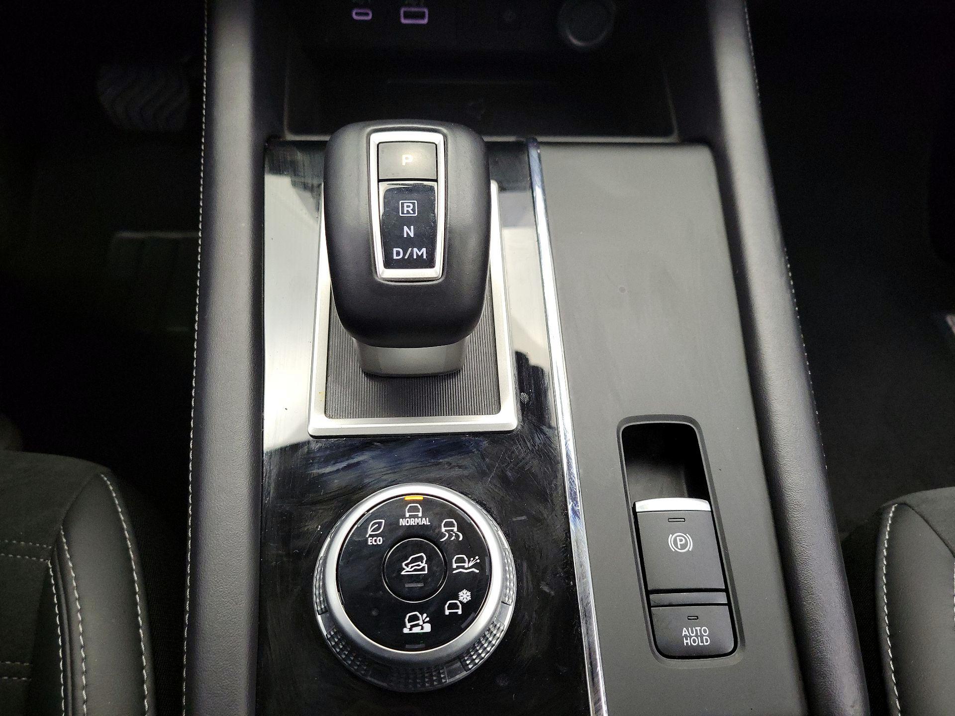 Thumbnail: 2024 Mitsubishi Outlander - 18