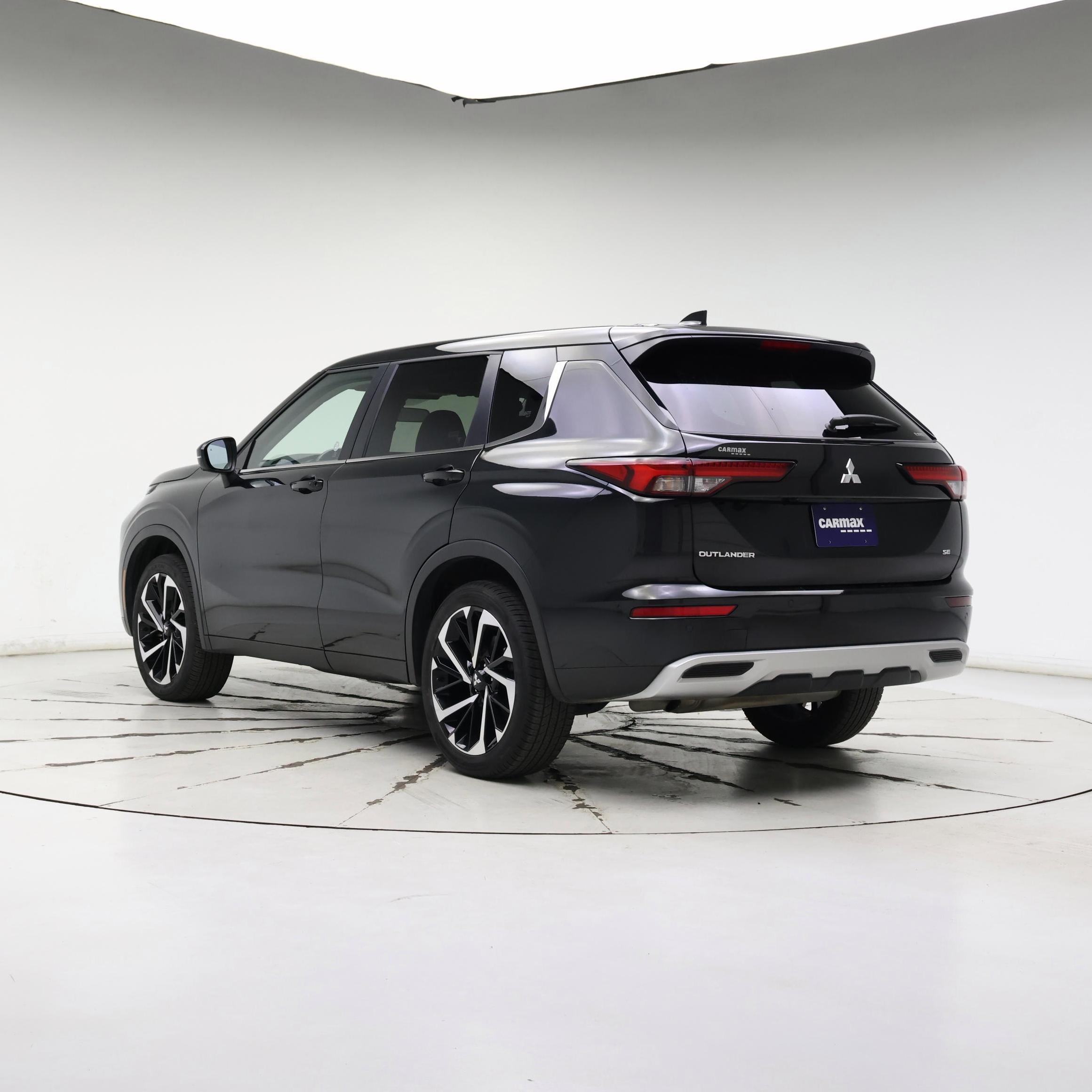 Thumbnail: 2024 Mitsubishi Outlander - 2