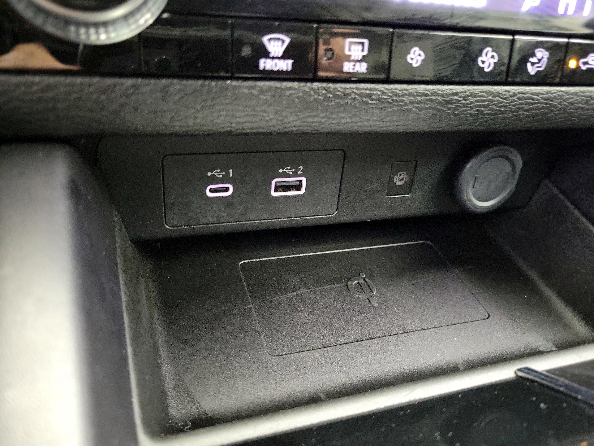 Thumbnail: 2024 Mitsubishi Outlander - 19