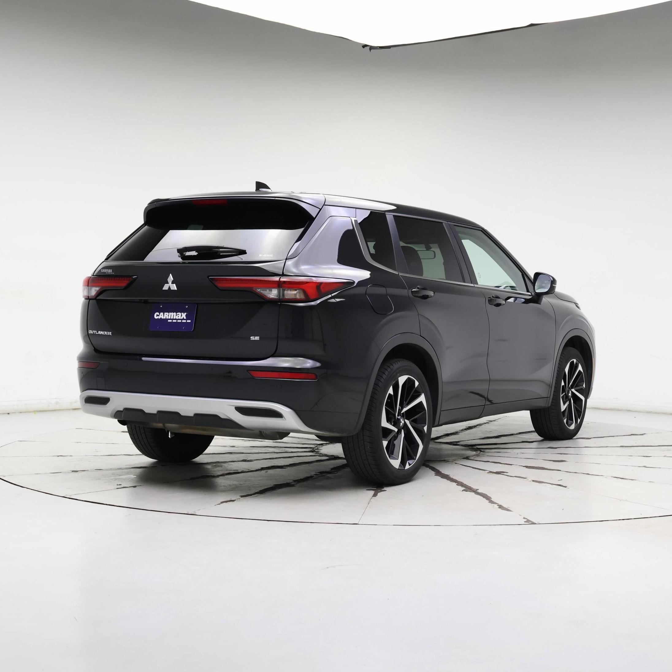 Thumbnail: 2024 Mitsubishi Outlander - 8