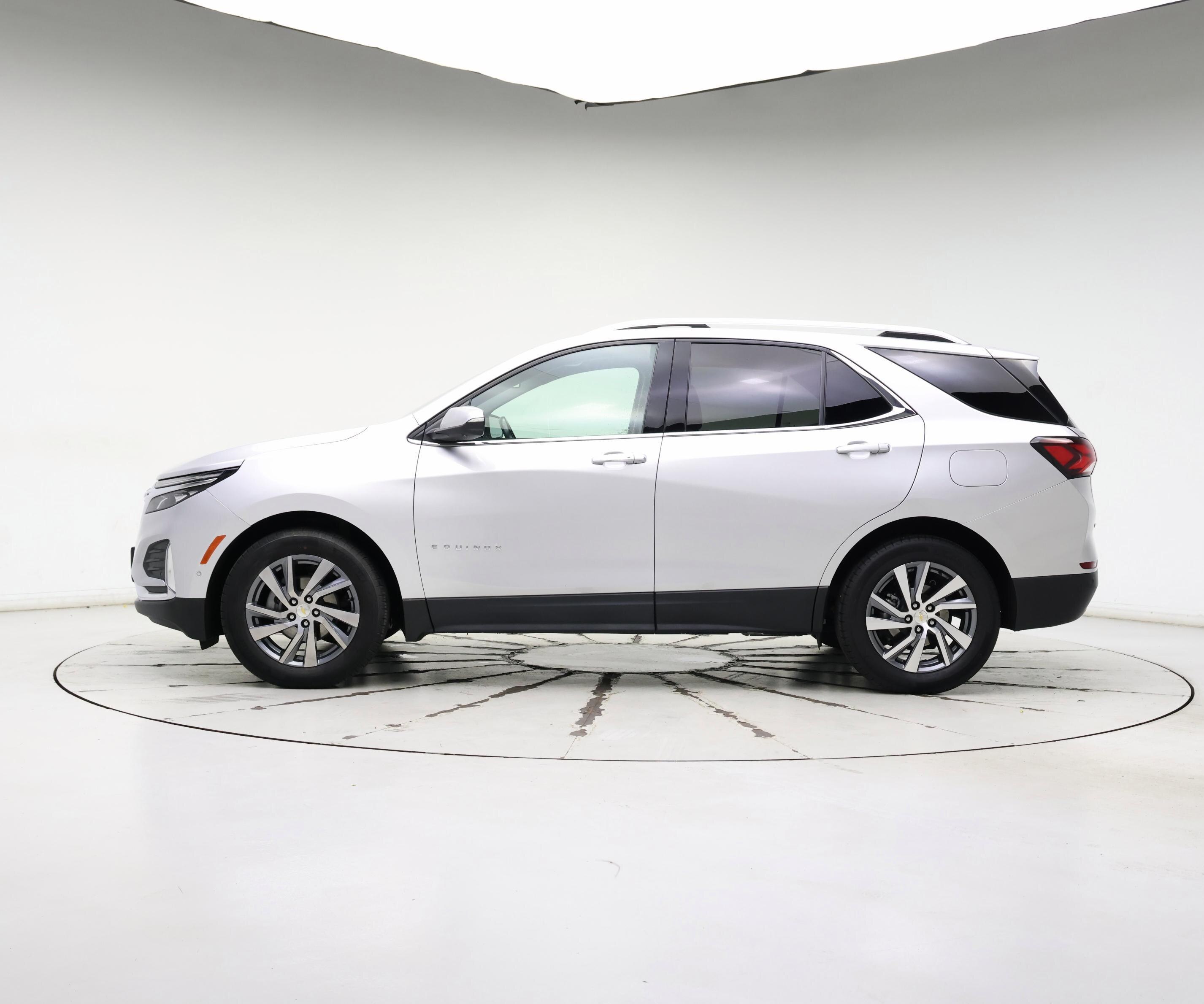 Thumbnail: 2022 Chevrolet Equinox - 3