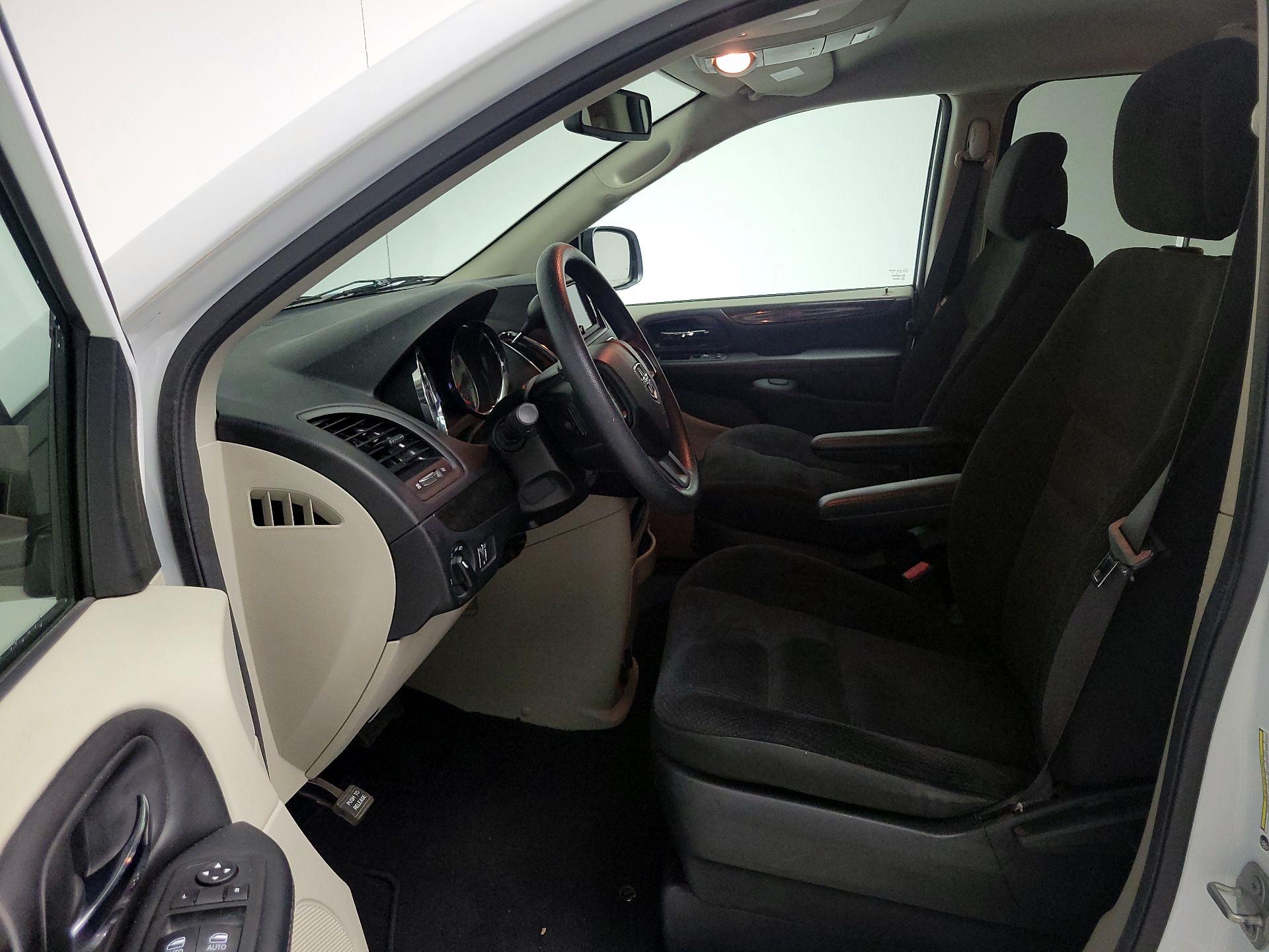 Thumbnail: 2019 Dodge Grand Caravan - 11