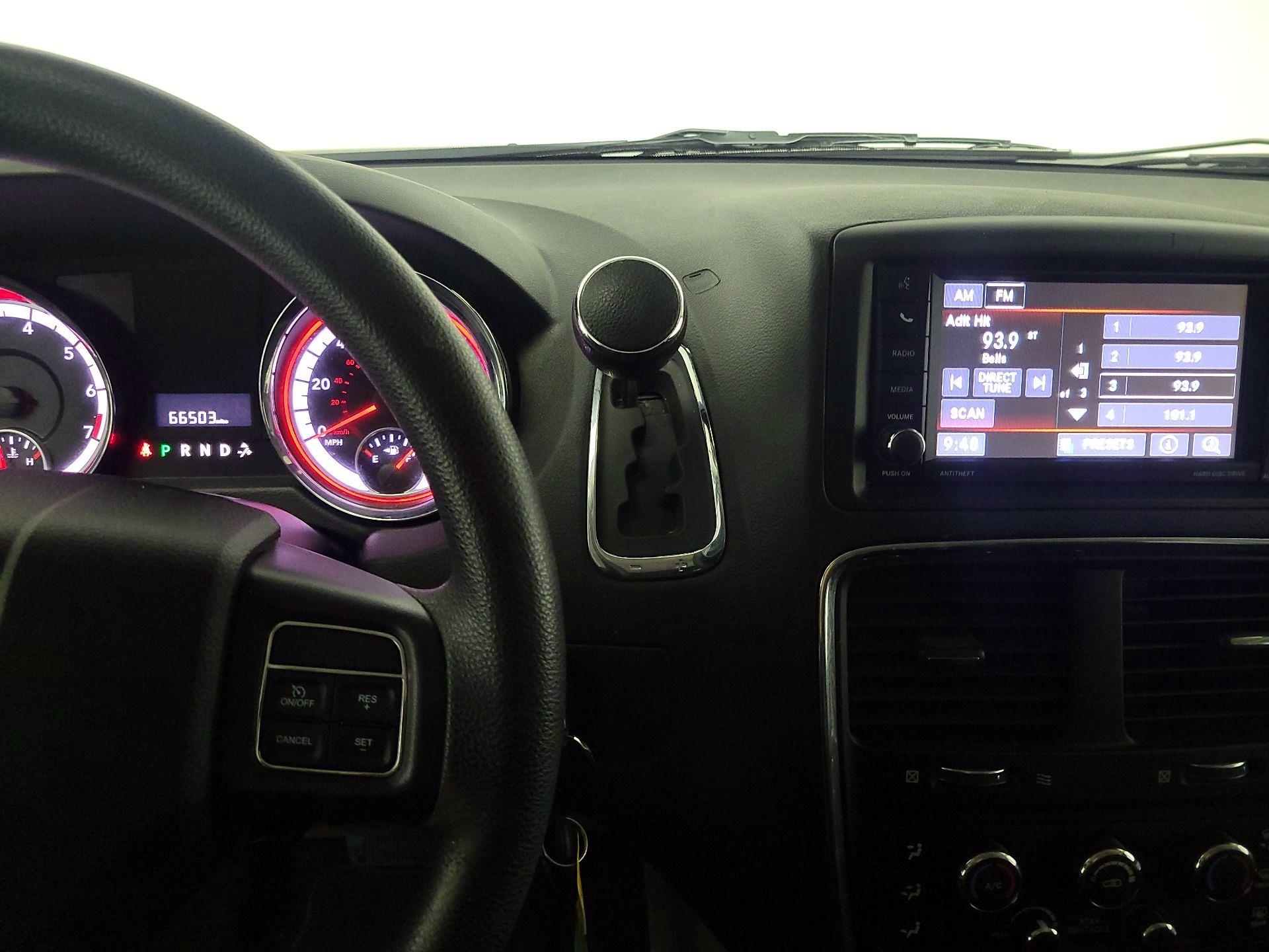 Thumbnail: 2019 Dodge Grand Caravan - 17