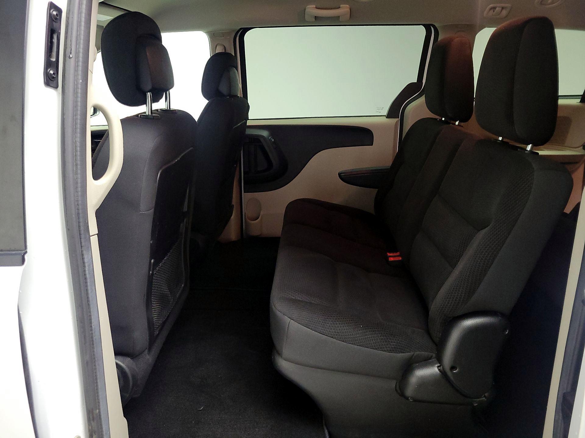 Thumbnail: 2019 Dodge Grand Caravan - 19