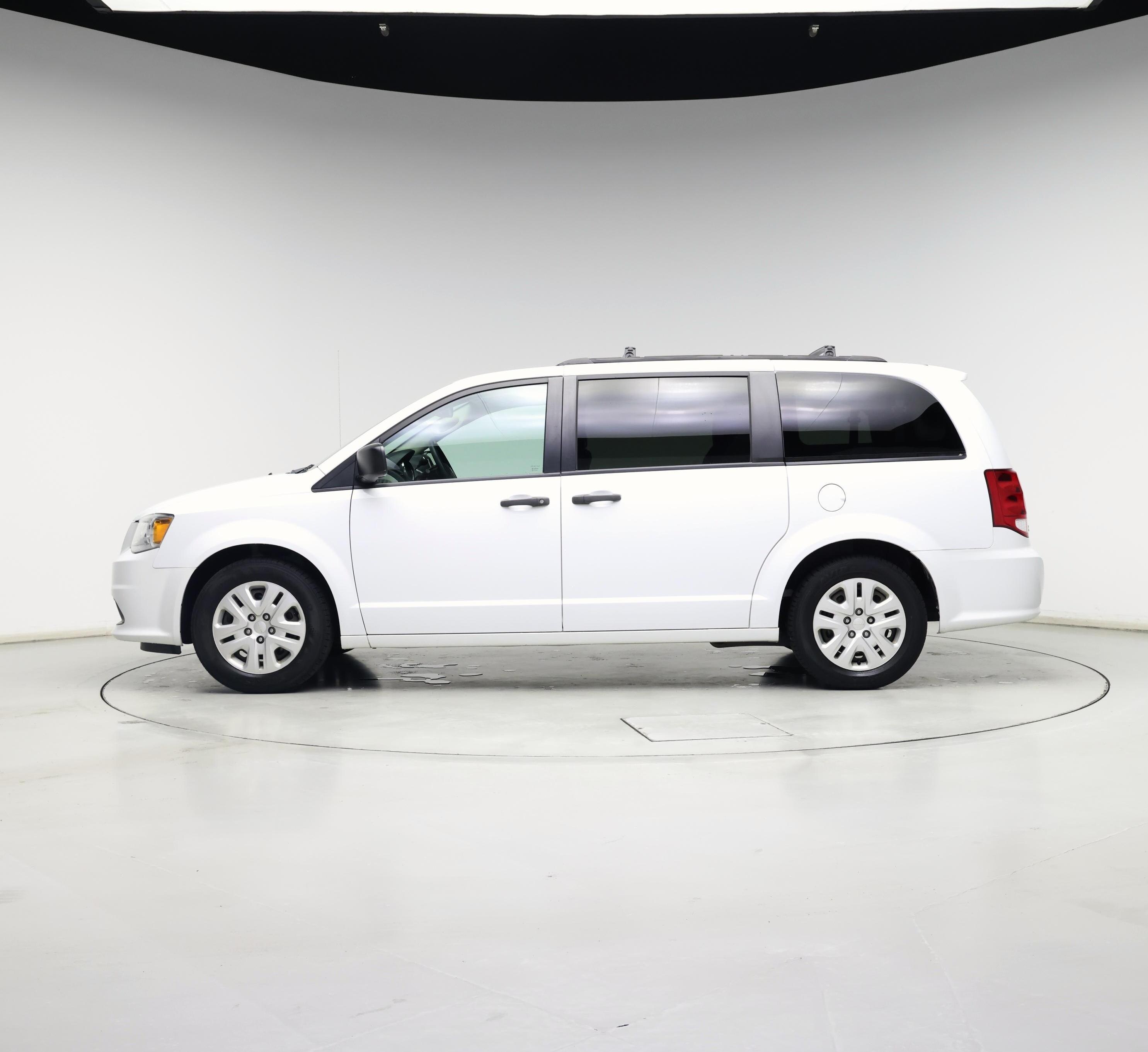 Thumbnail: 2019 Dodge Grand Caravan - 3