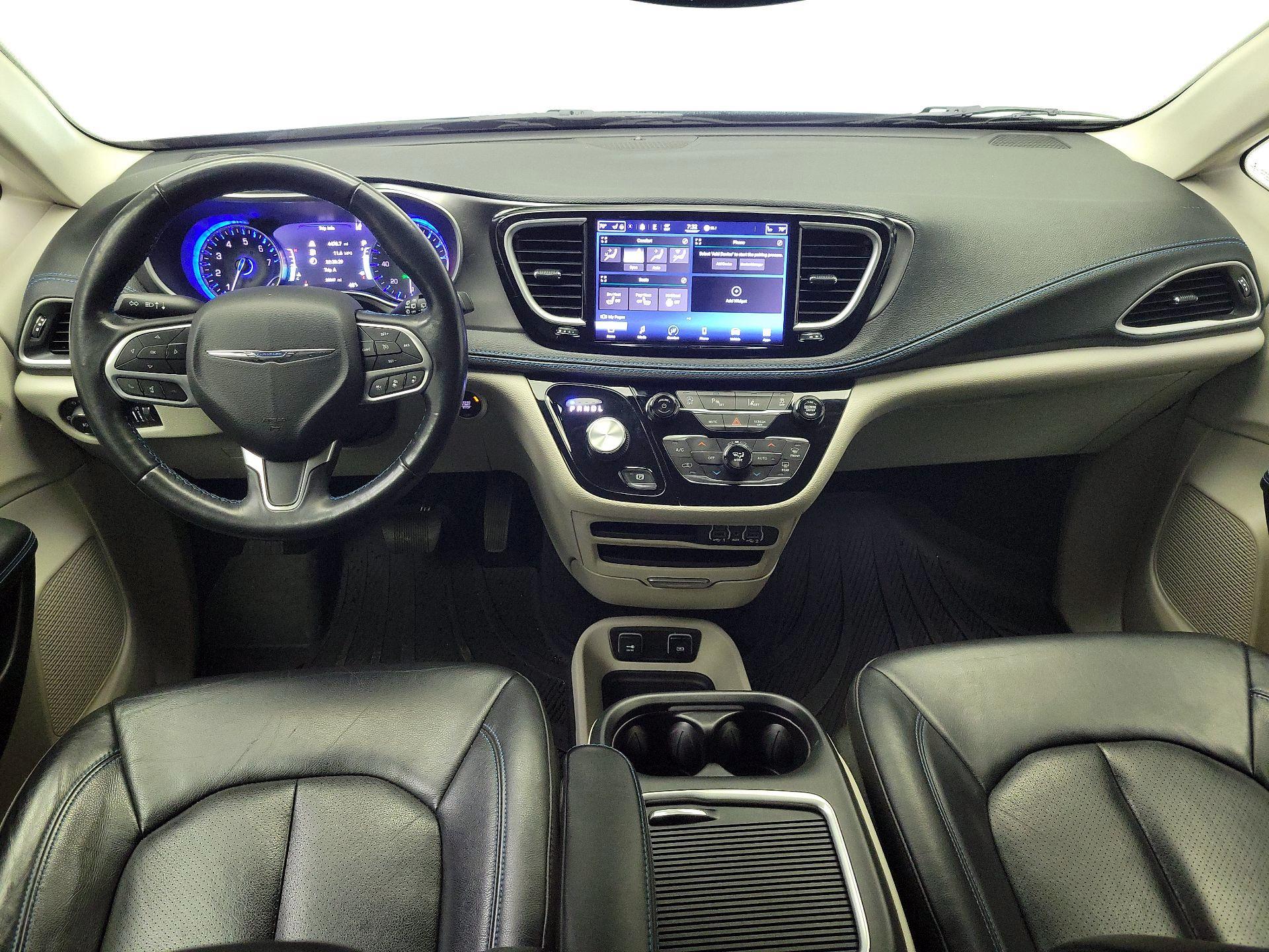 Thumbnail: 2021 Chrysler Pacifica - 9