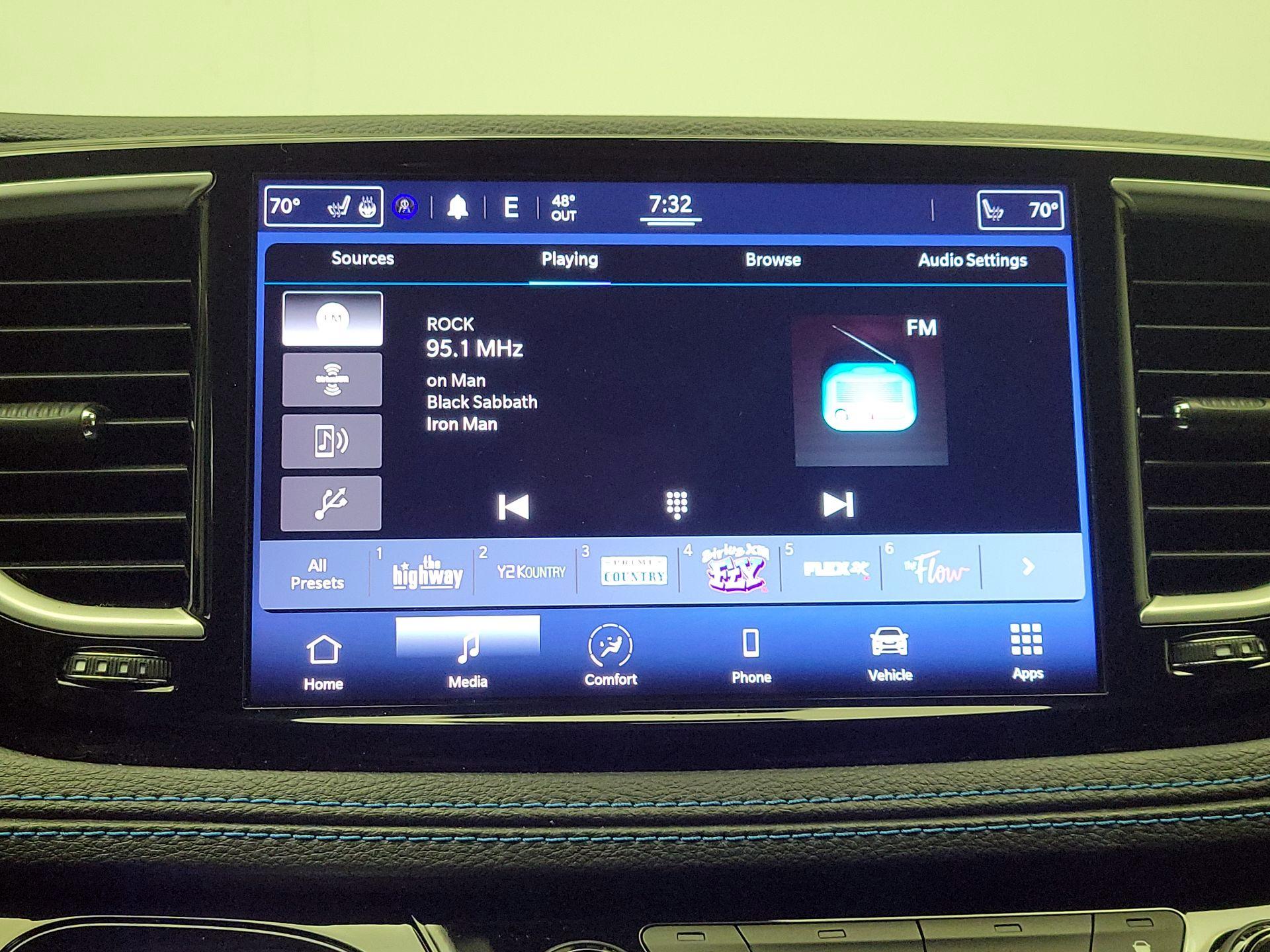 Thumbnail: 2021 Chrysler Pacifica - 15