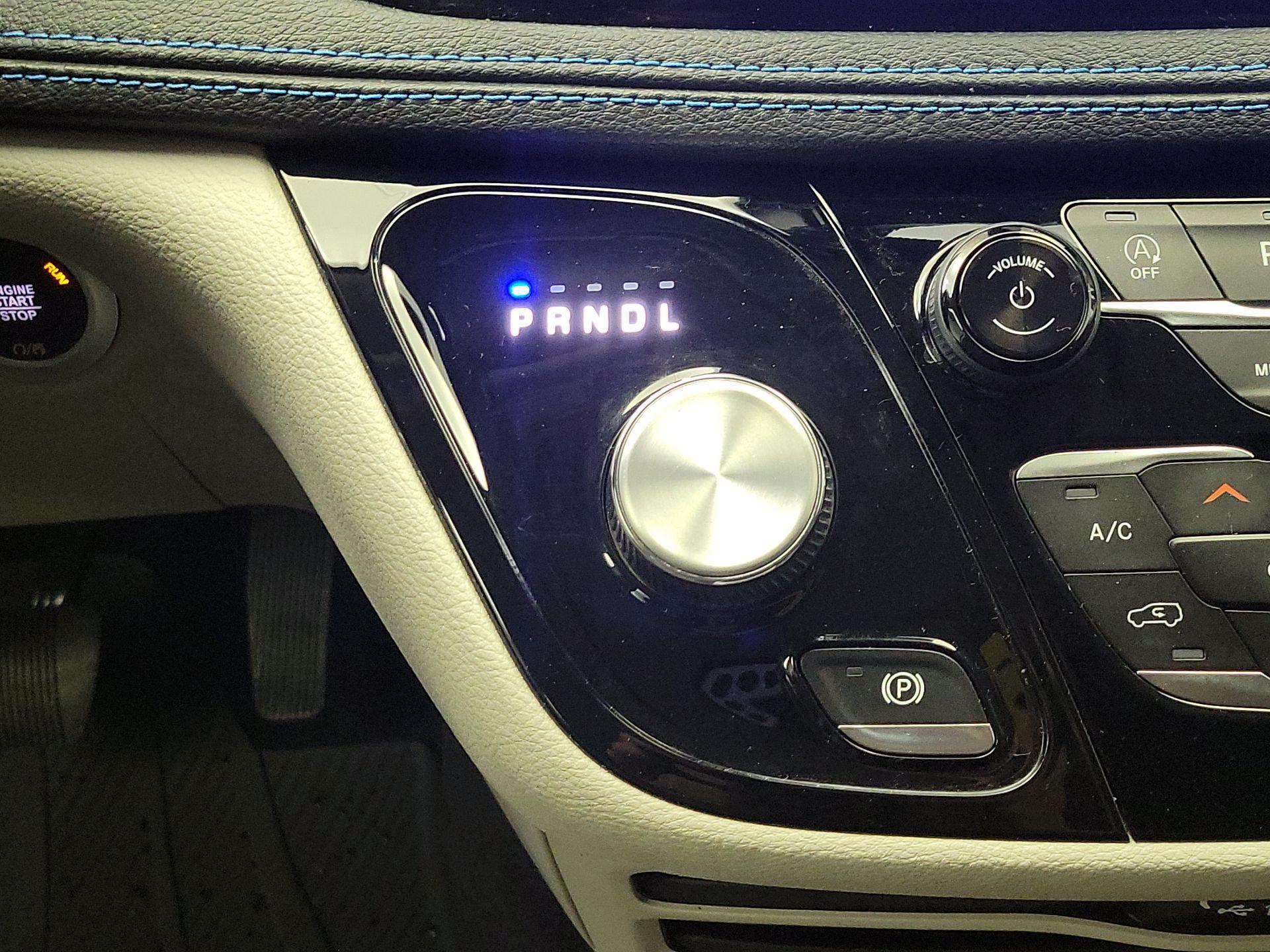 Thumbnail: 2021 Chrysler Pacifica - 17