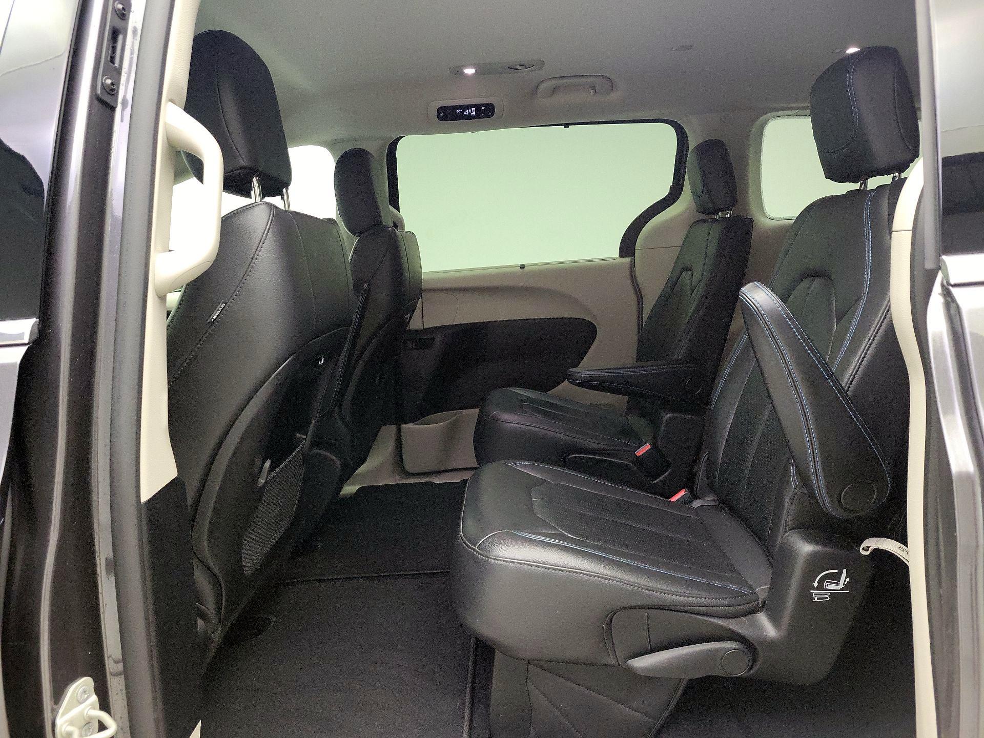 Thumbnail: 2021 Chrysler Pacifica - 19