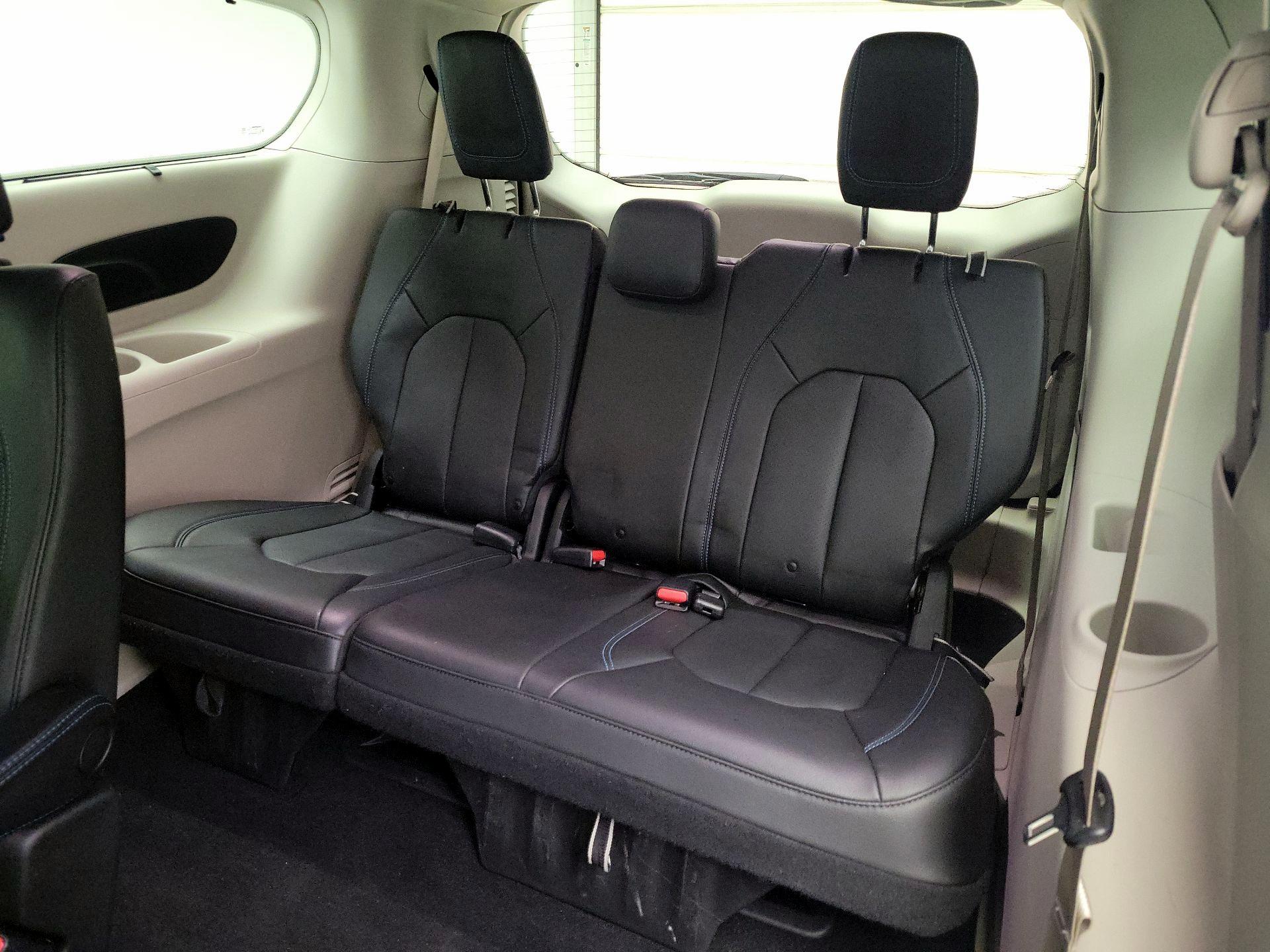 Thumbnail: 2021 Chrysler Pacifica - 20