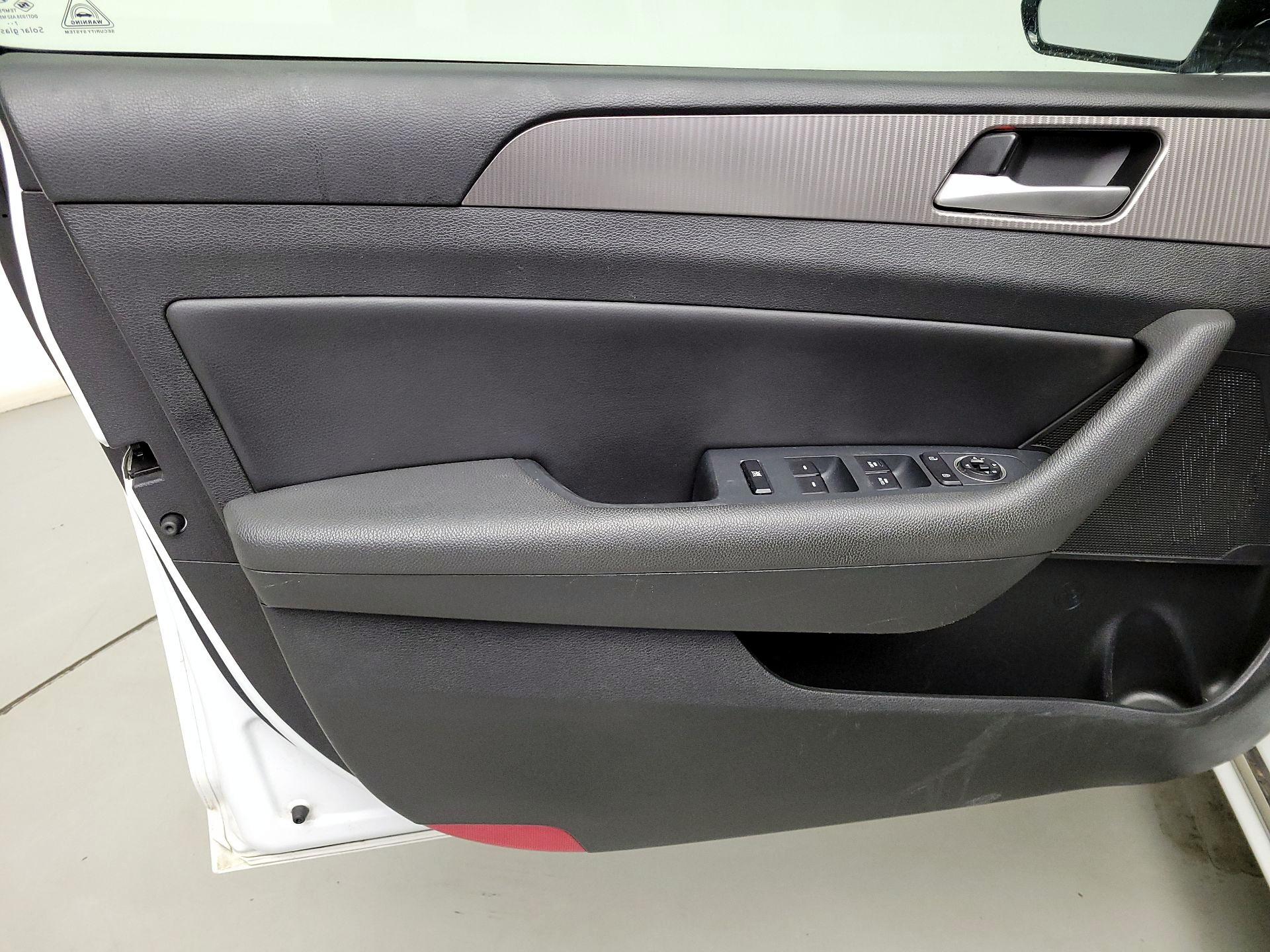 Thumbnail: 2018 Hyundai Sonata - 12