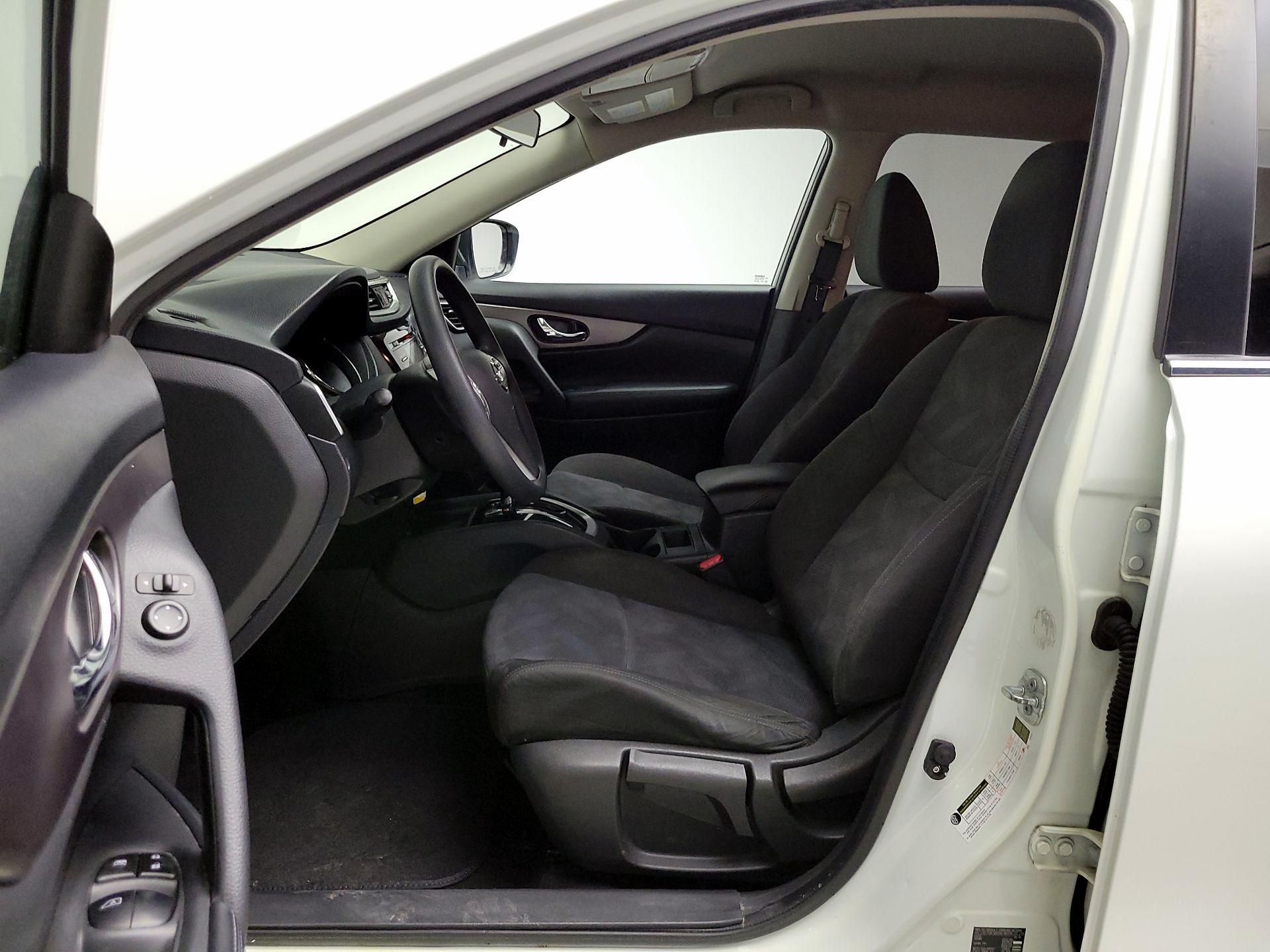 Thumbnail: 2016 Nissan Rogue - 11