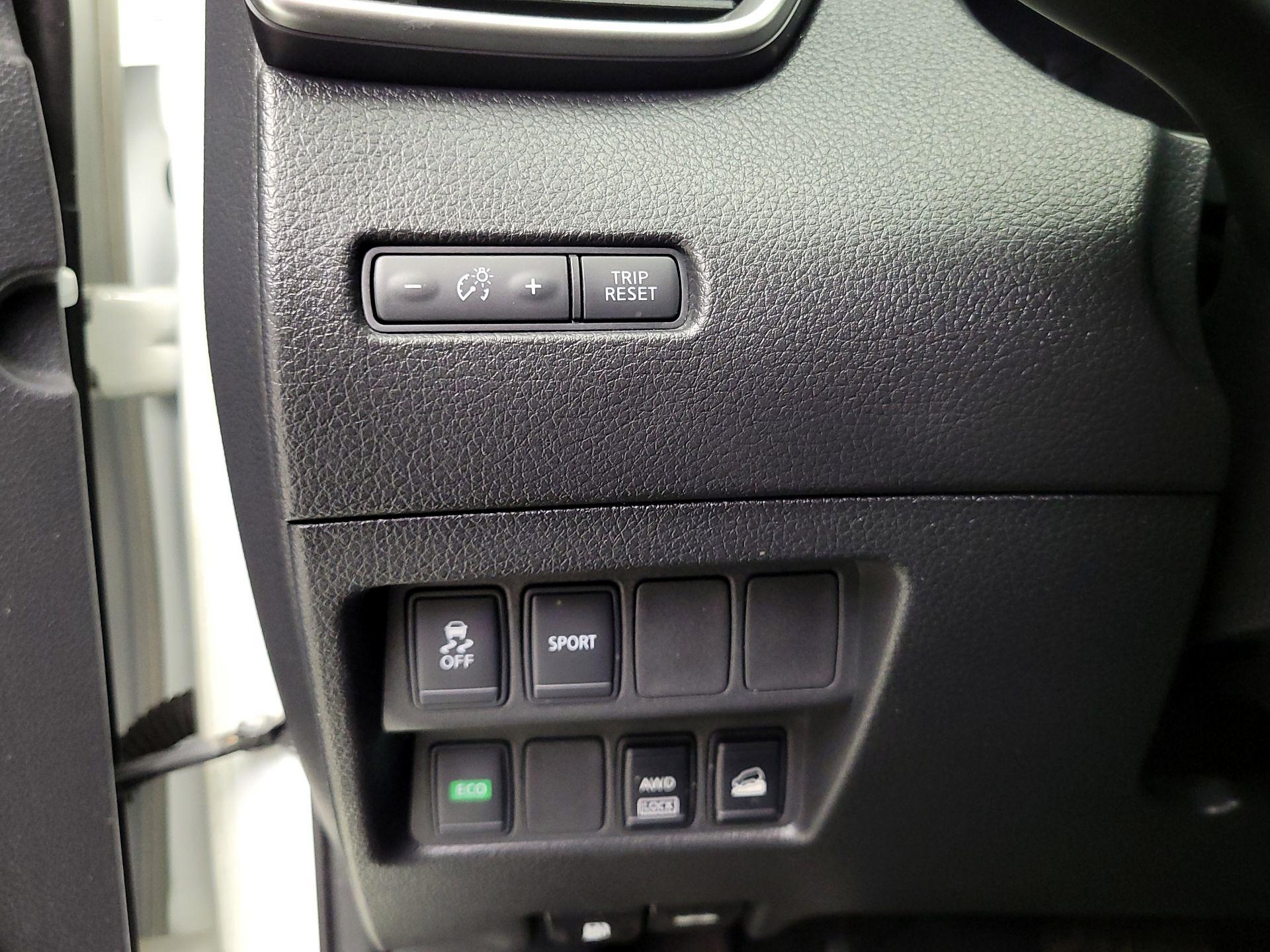 Thumbnail: 2016 Nissan Rogue - 13