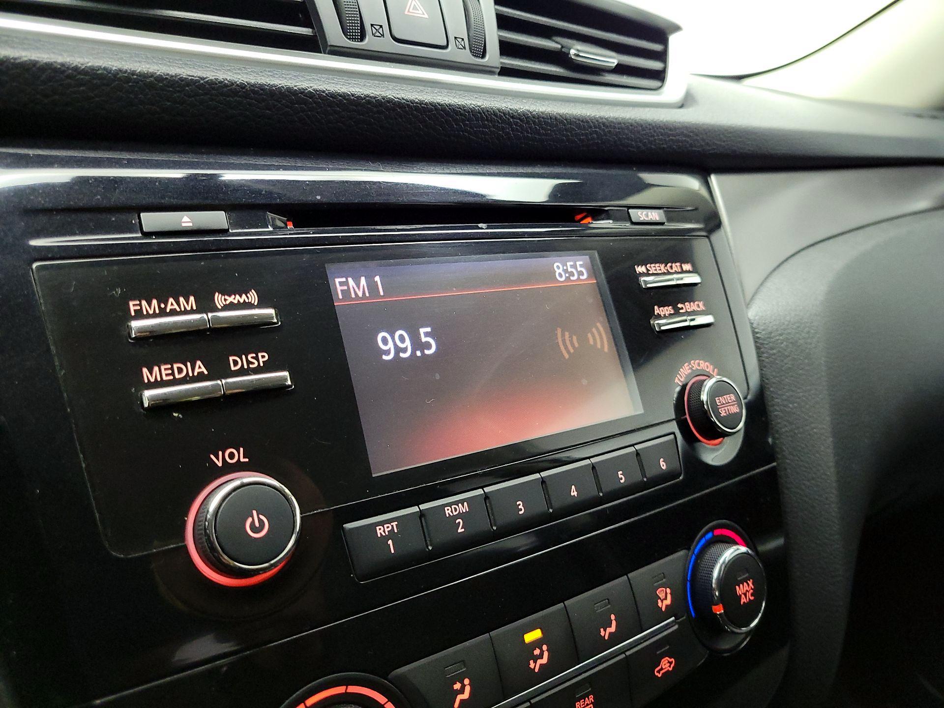 Thumbnail: 2016 Nissan Rogue - 15