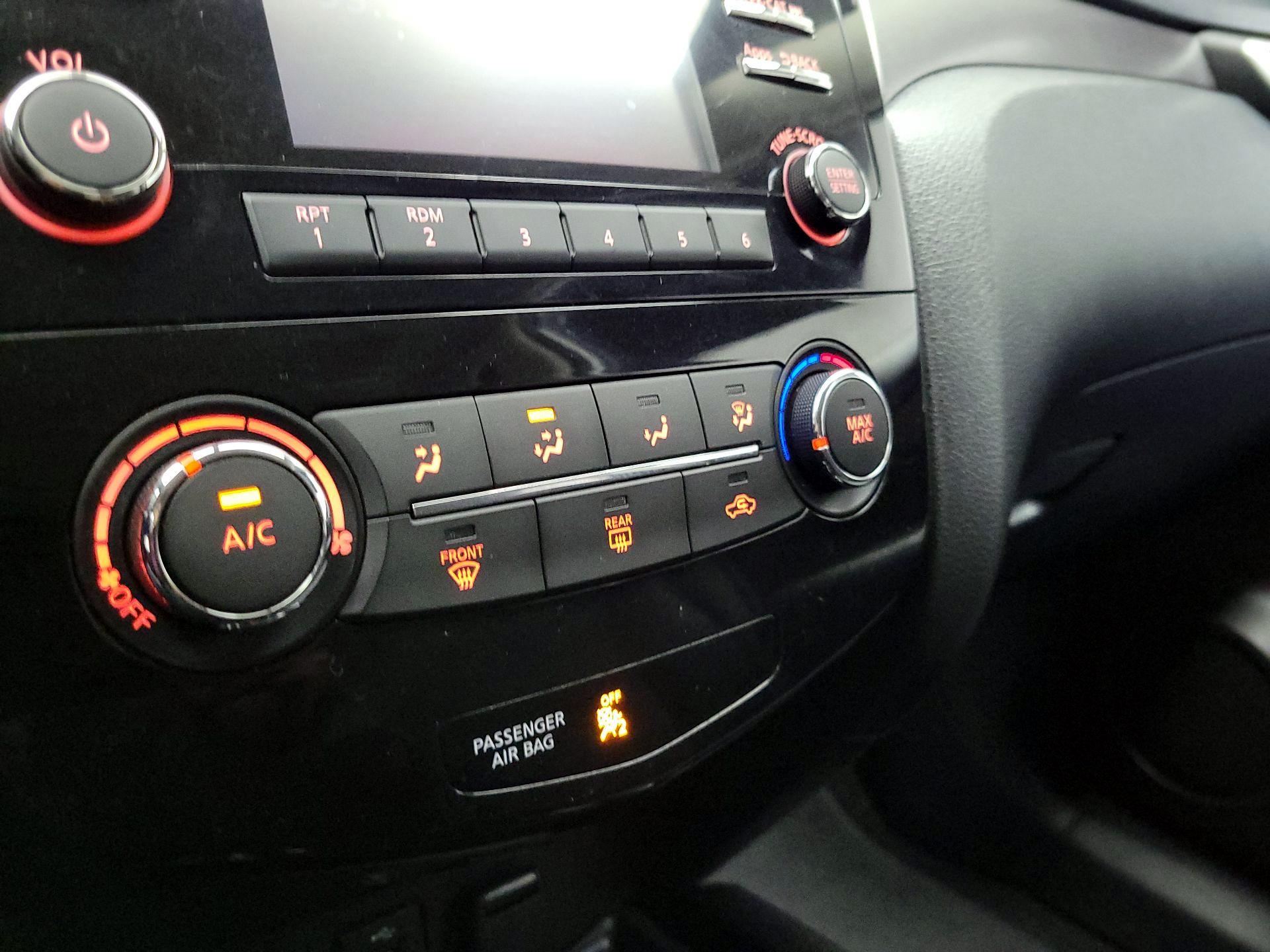 Thumbnail: 2016 Nissan Rogue - 16