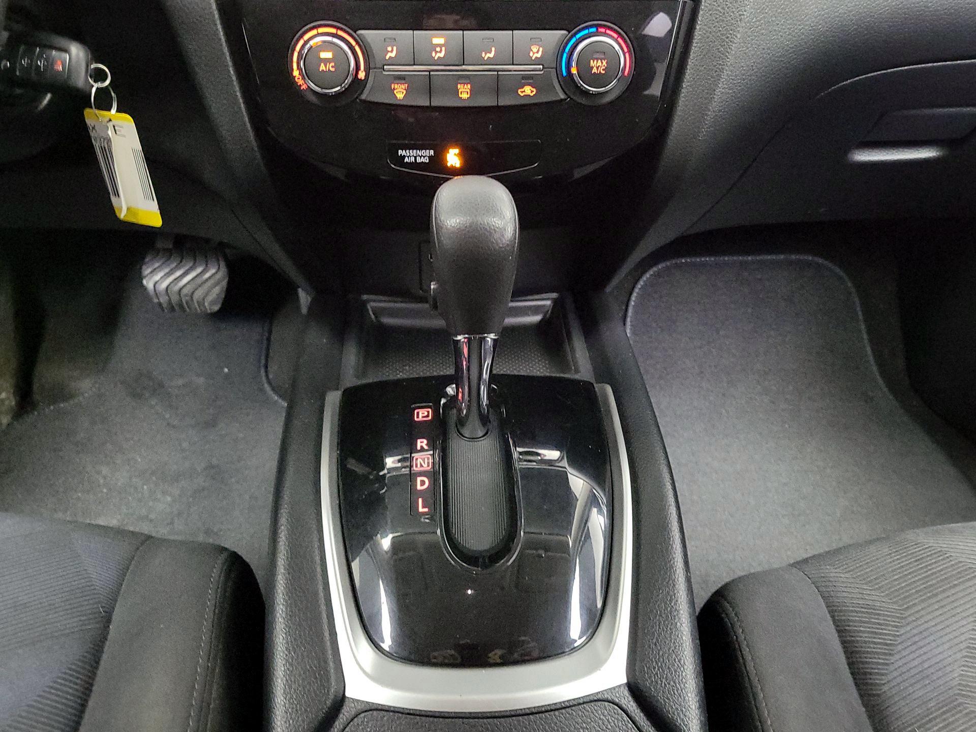 Thumbnail: 2016 Nissan Rogue - 17