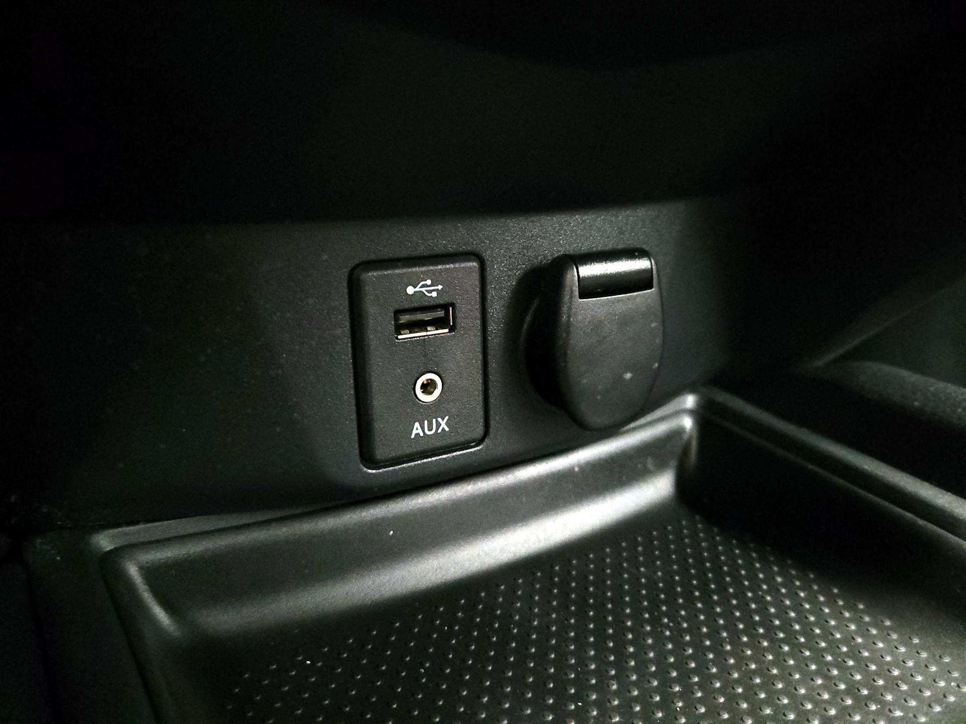 Thumbnail: 2016 Nissan Rogue - 18