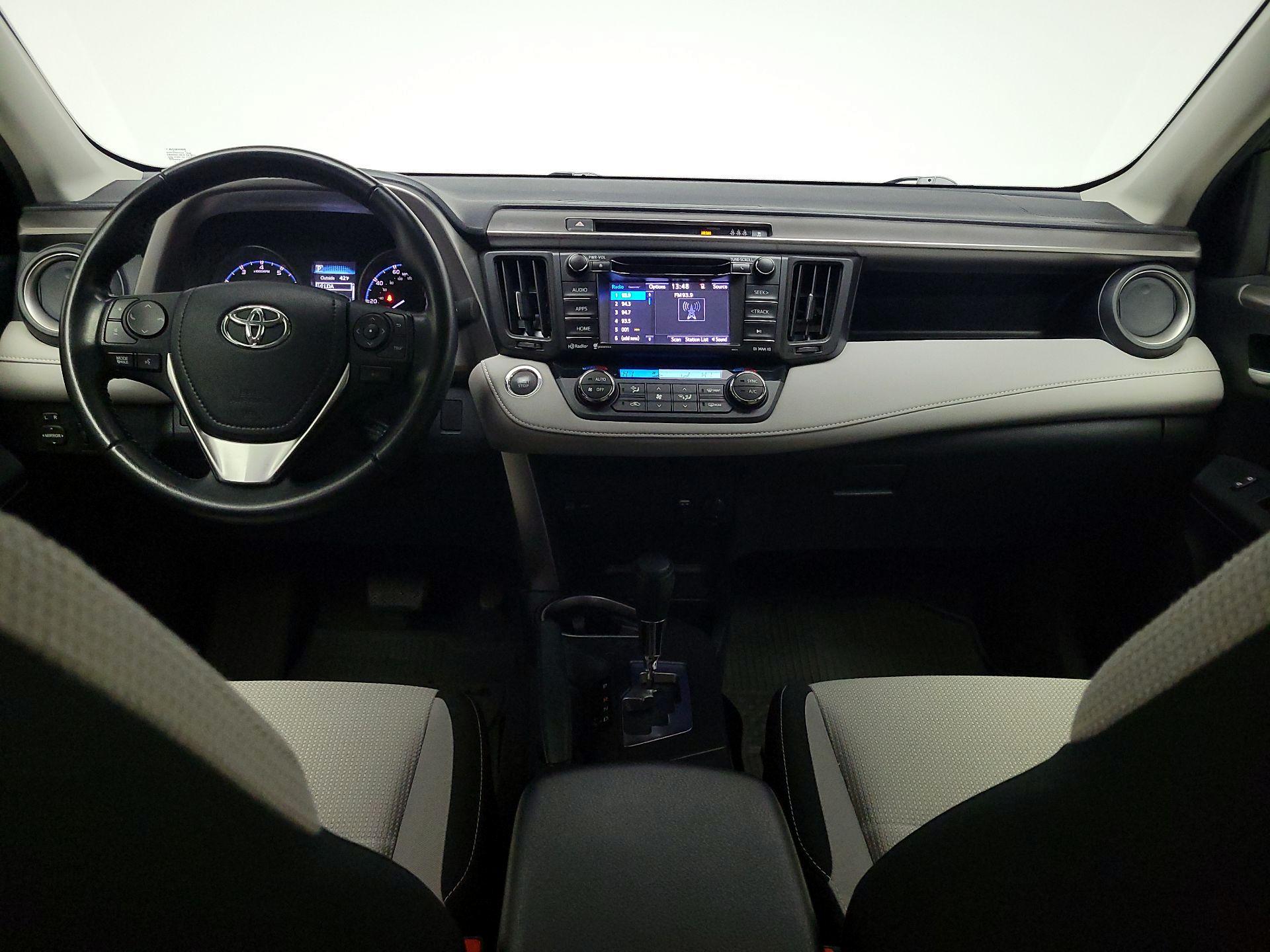 Thumbnail: 2017 Toyota RAV4 - 9