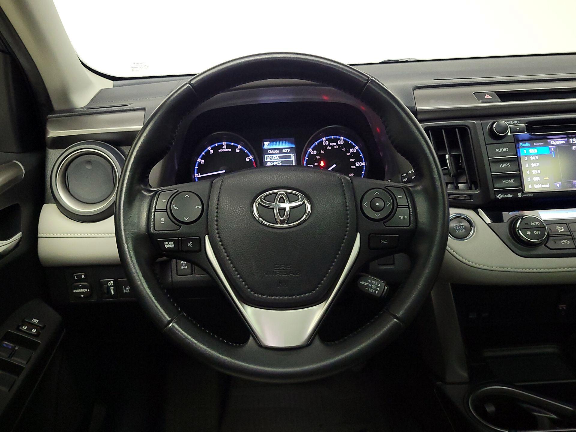 Thumbnail: 2017 Toyota RAV4 - 10