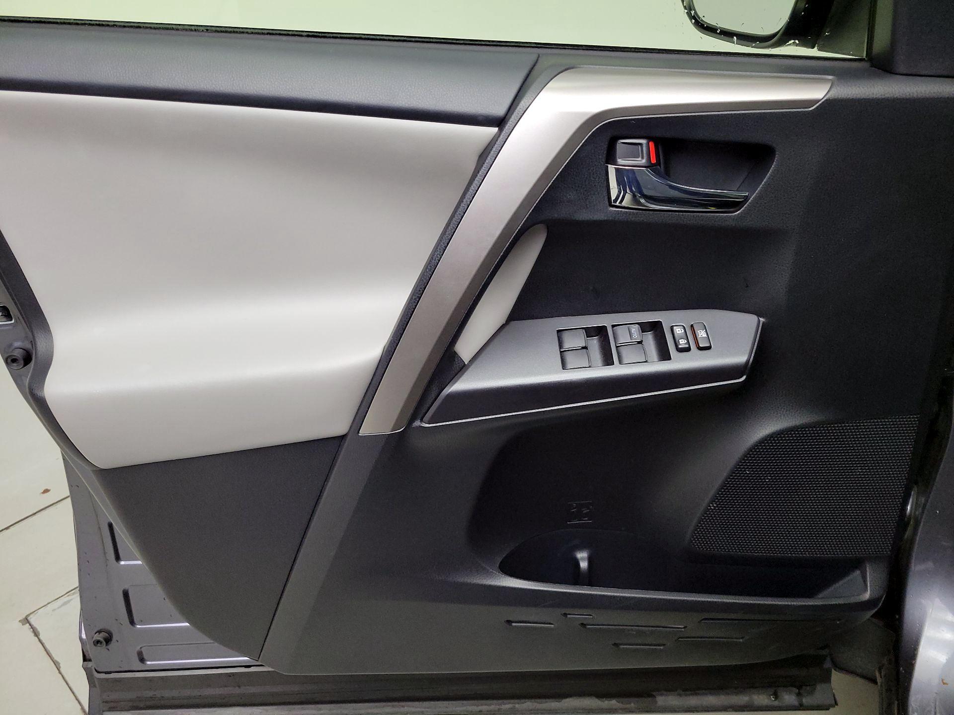 Thumbnail: 2017 Toyota RAV4 - 12