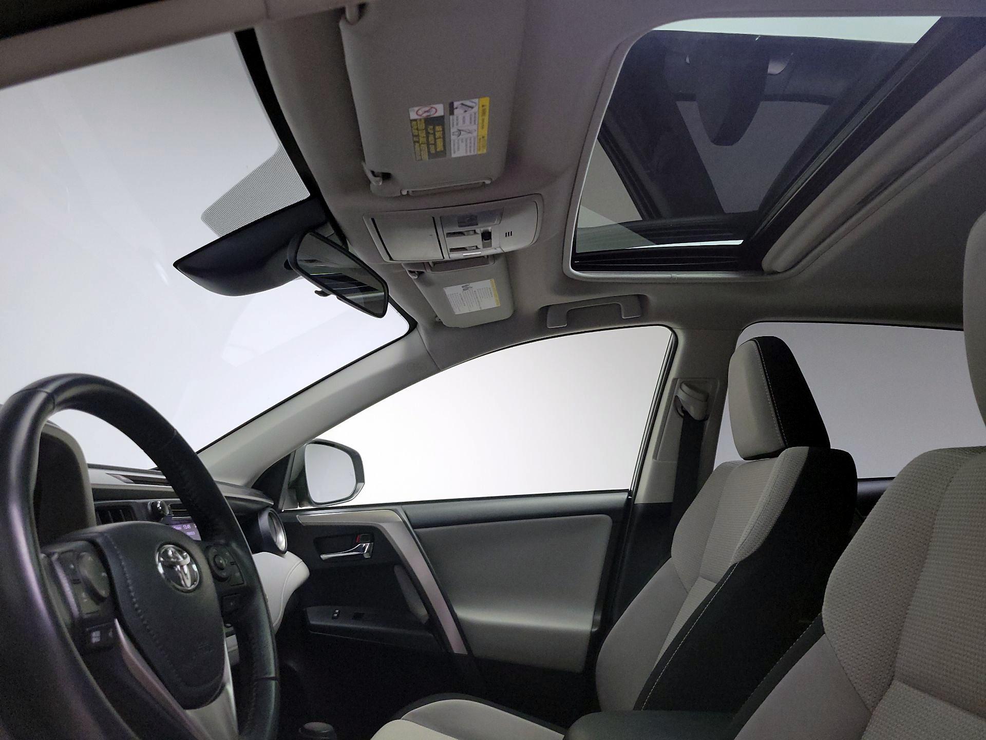 Thumbnail: 2017 Toyota RAV4 - 19