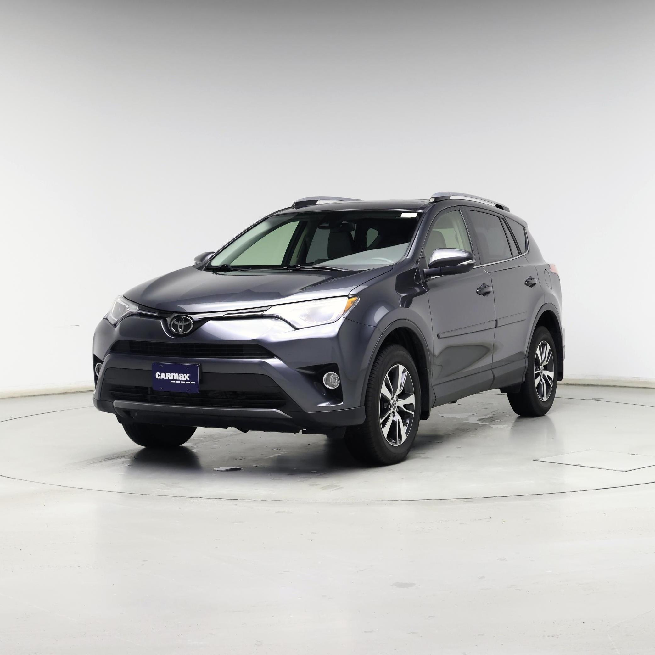 Thumbnail: 2017 Toyota RAV4 - 4
