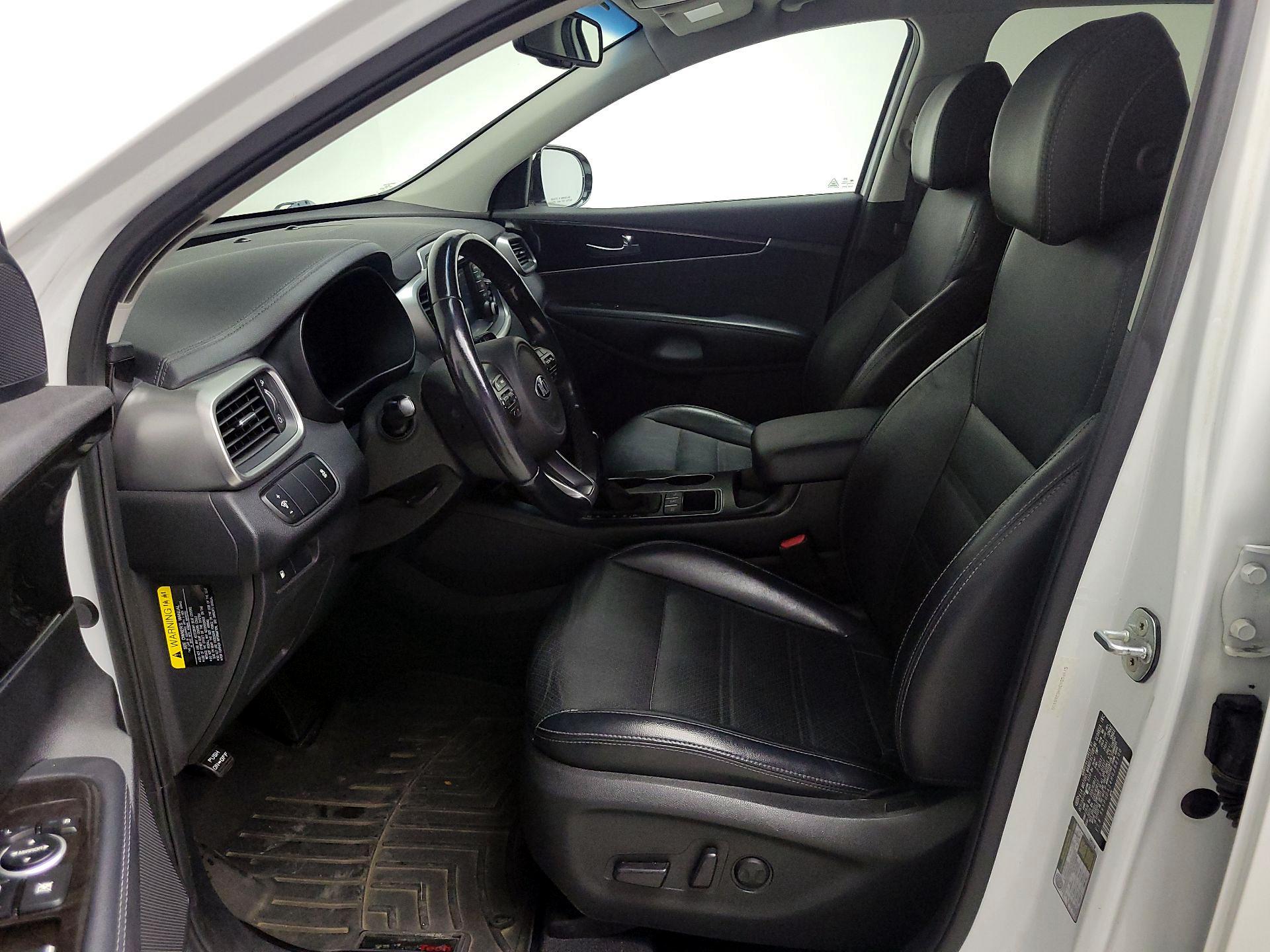 Thumbnail: 2017 Kia Sorento - 11