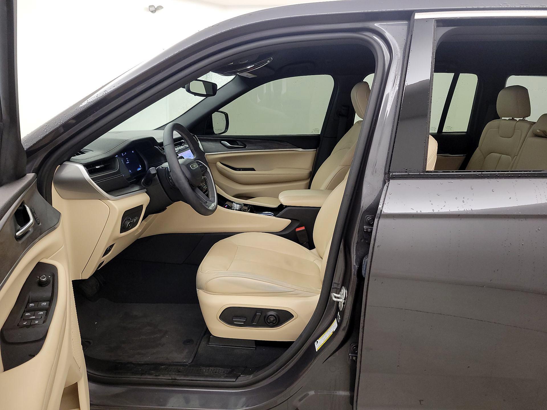 Thumbnail: 2023 Jeep Grand Cherokee - 11