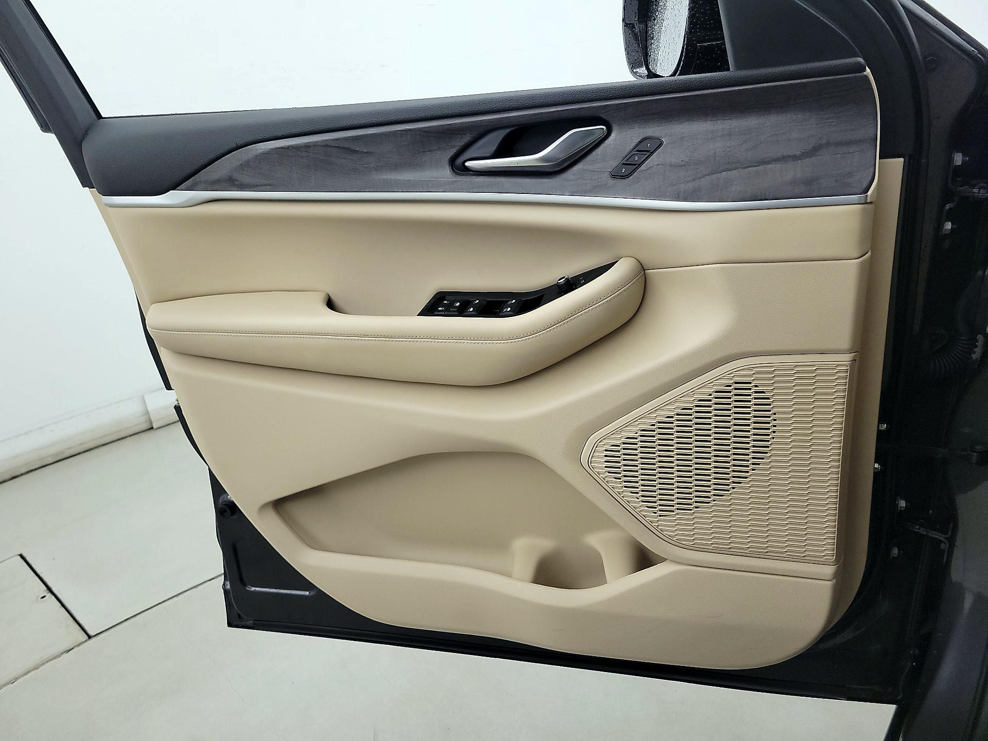 Thumbnail: 2023 Jeep Grand Cherokee - 12