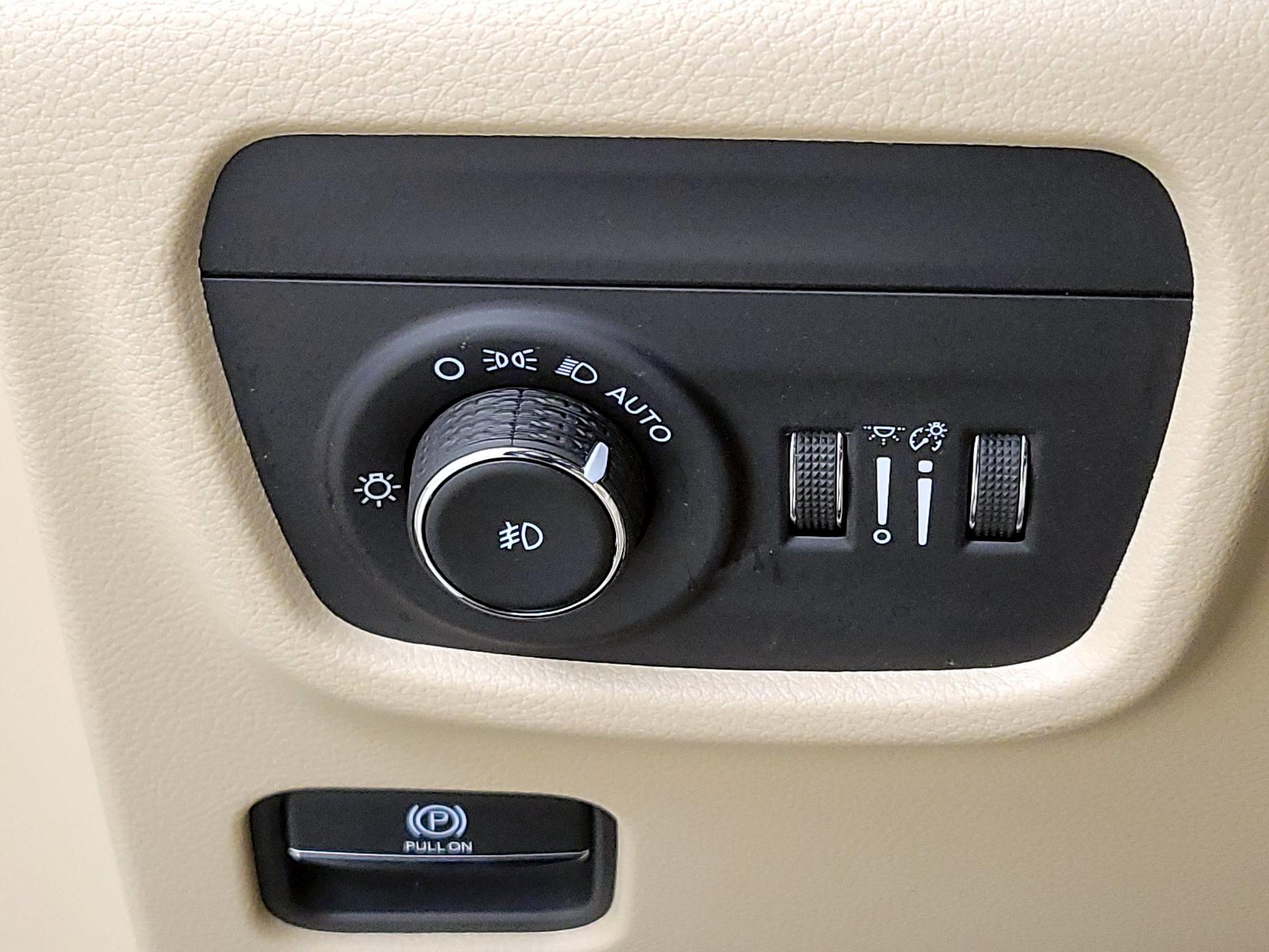 Thumbnail: 2023 Jeep Grand Cherokee - 13