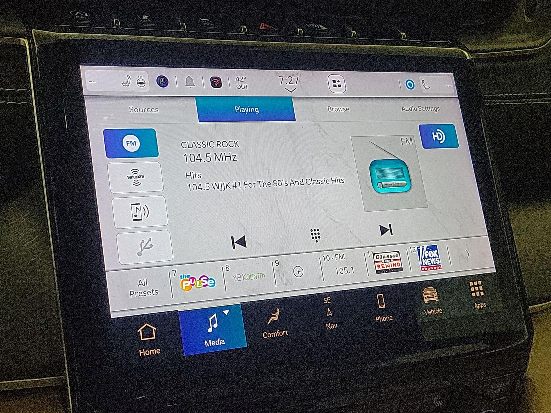 Thumbnail: 2023 Jeep Grand Cherokee - 16