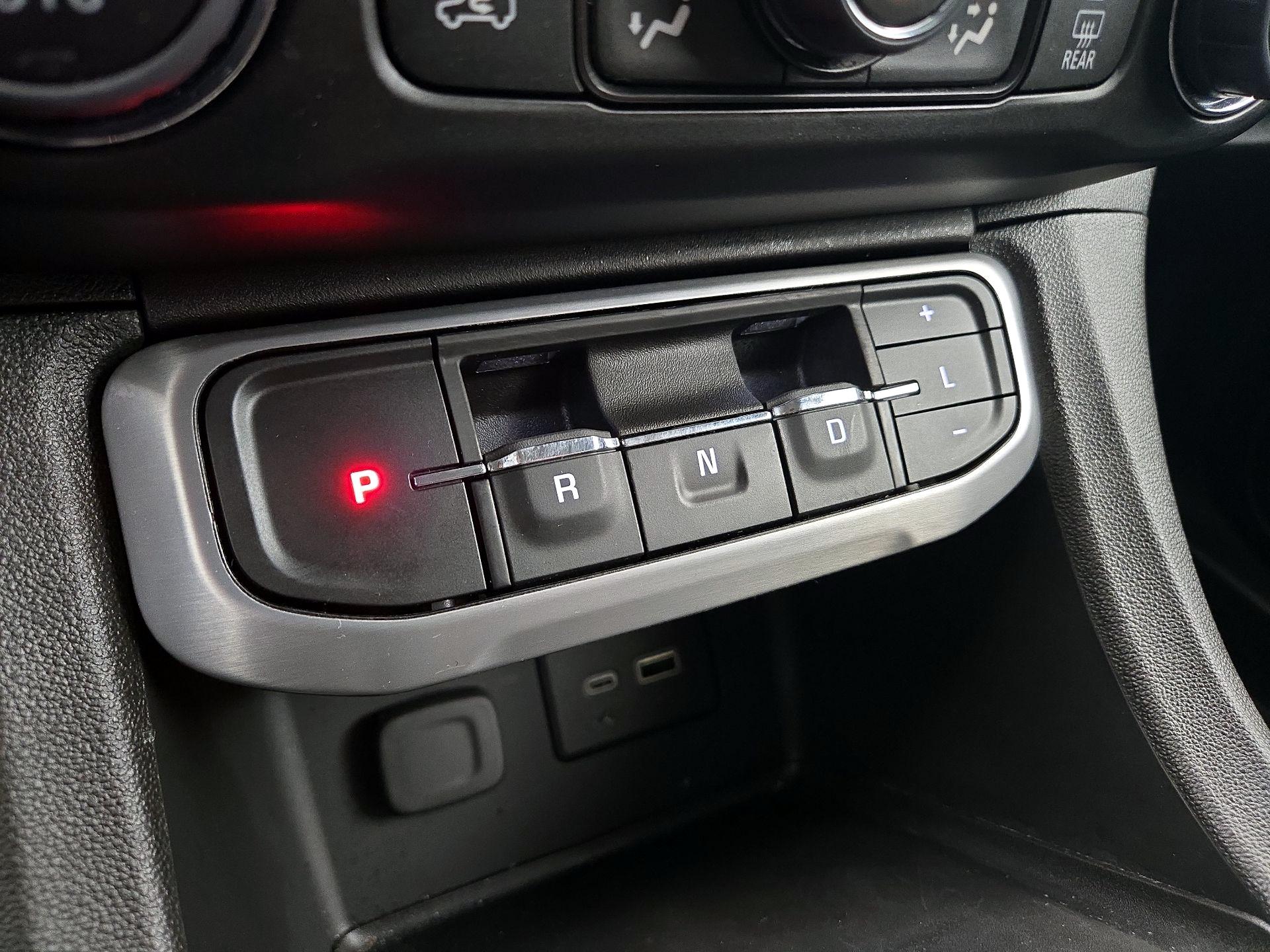 Thumbnail: 2023 GMC Acadia - 17