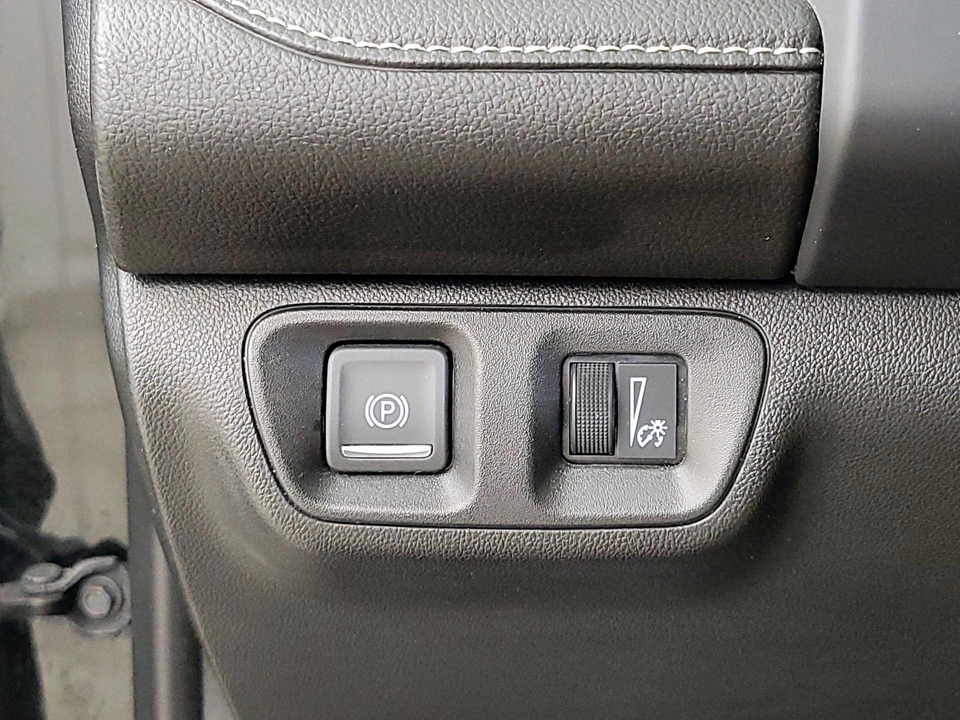 Thumbnail: 2023 GMC Acadia - 13