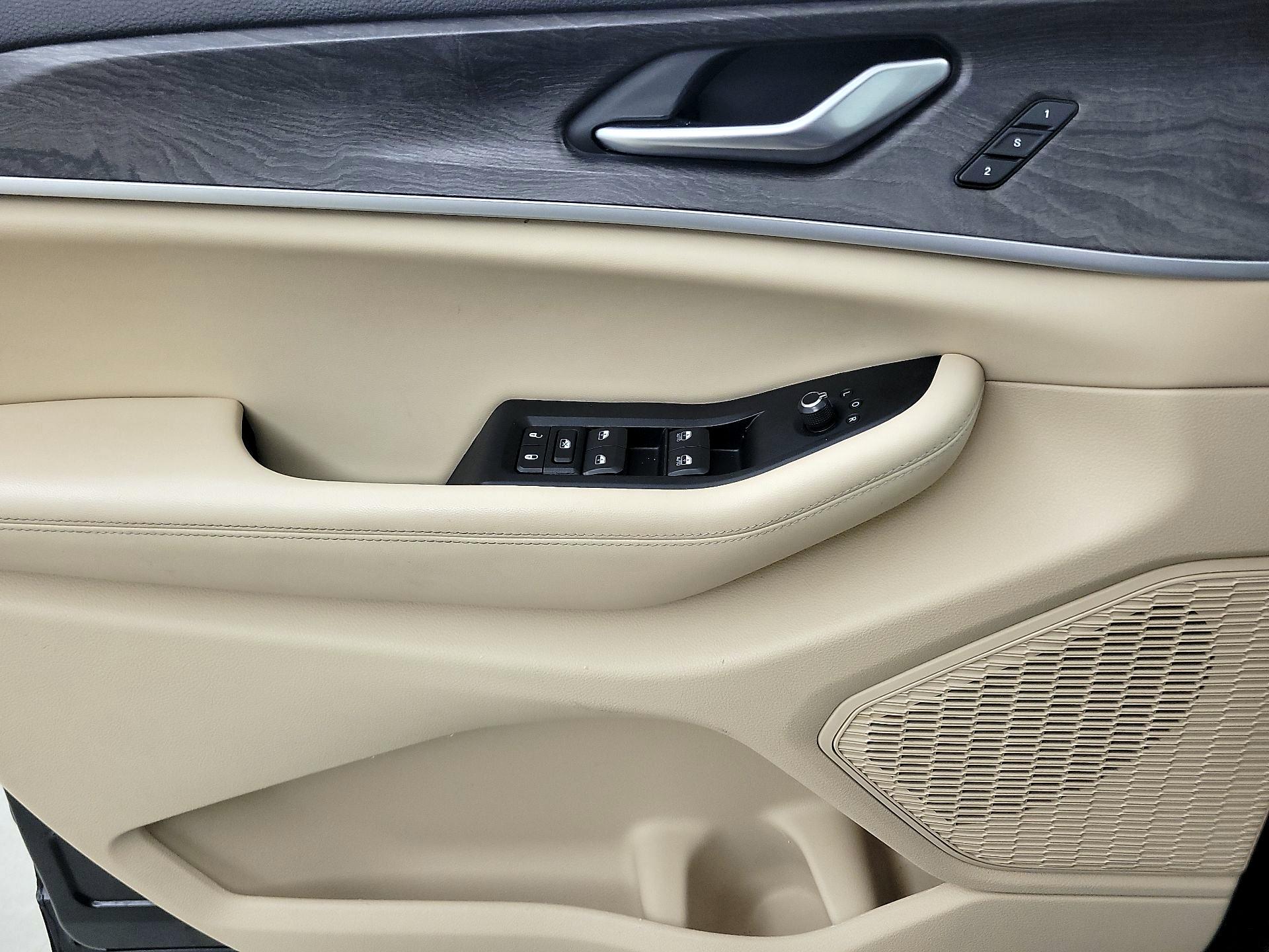 Thumbnail: 2023 Jeep Grand Cherokee - 12