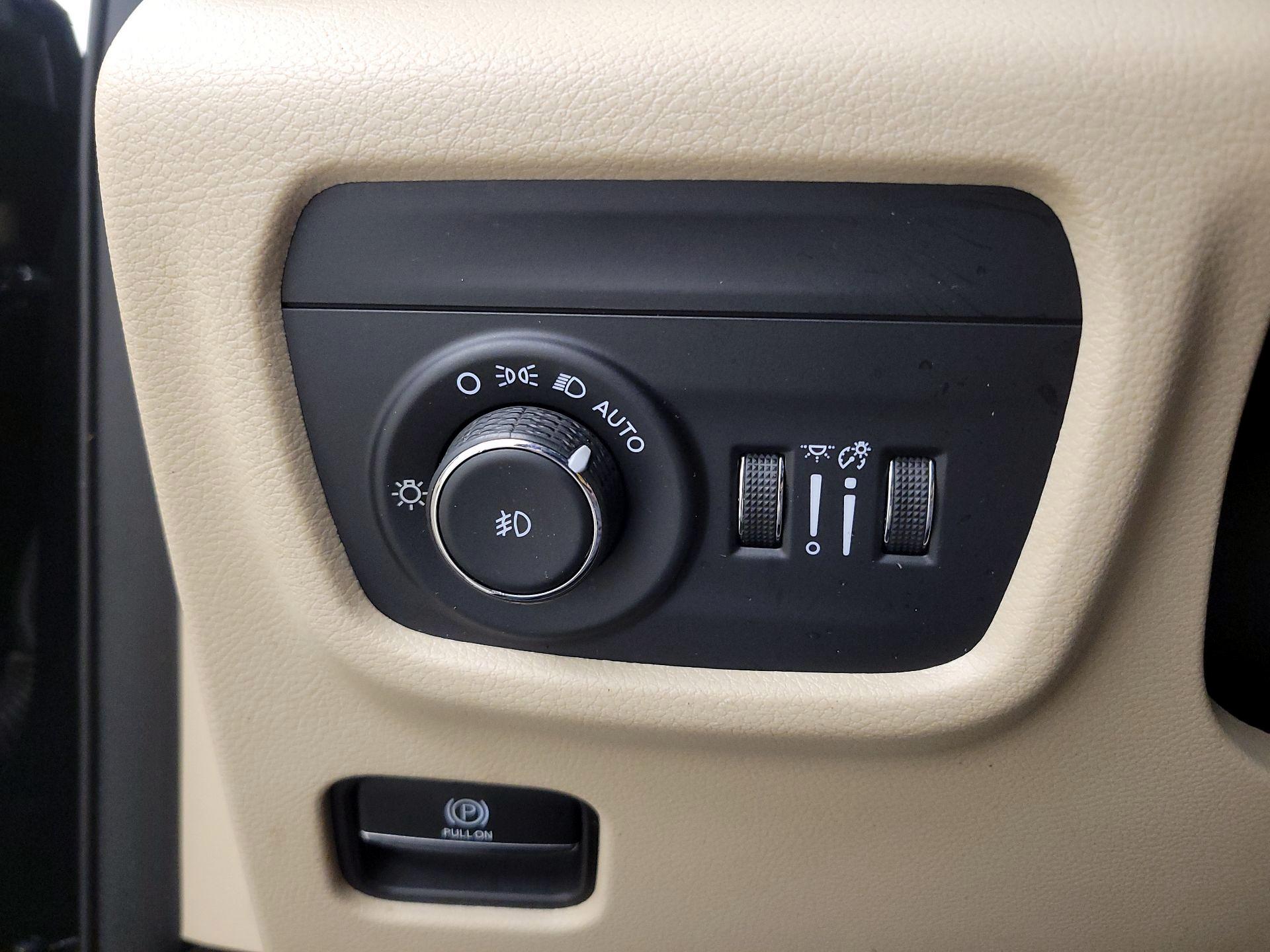 Thumbnail: 2023 Jeep Grand Cherokee - 13