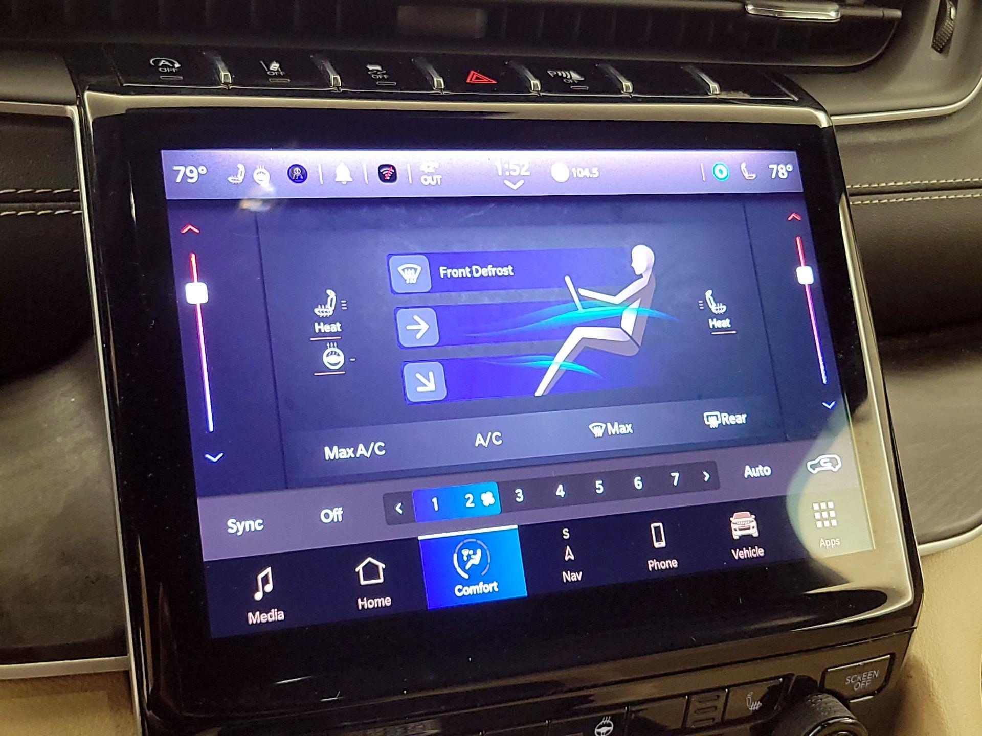 Thumbnail: 2023 Jeep Grand Cherokee - 17