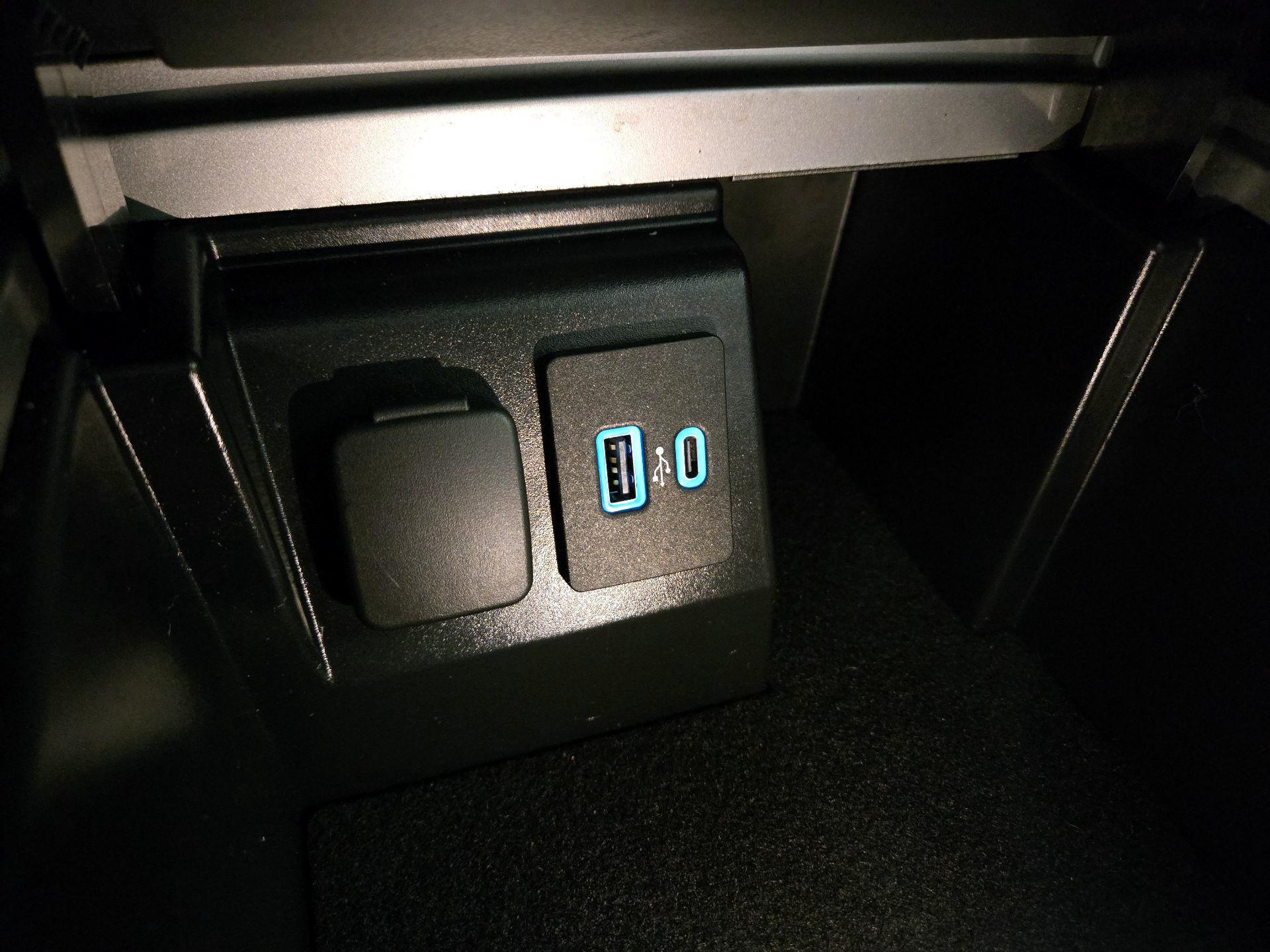 Thumbnail: 2021 Ford Explorer - 19