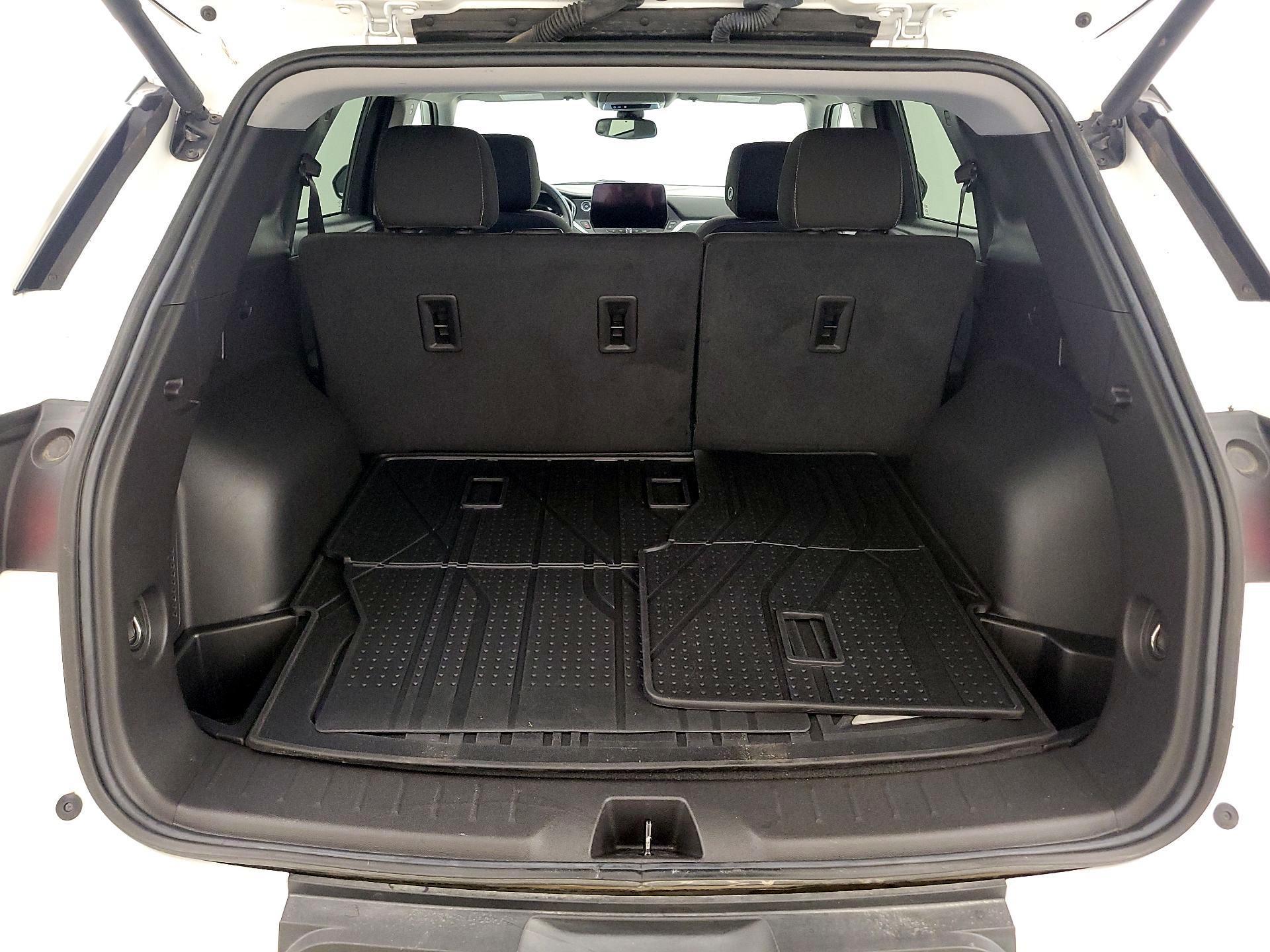 Thumbnail: 2023 Chevrolet Blazer - 20