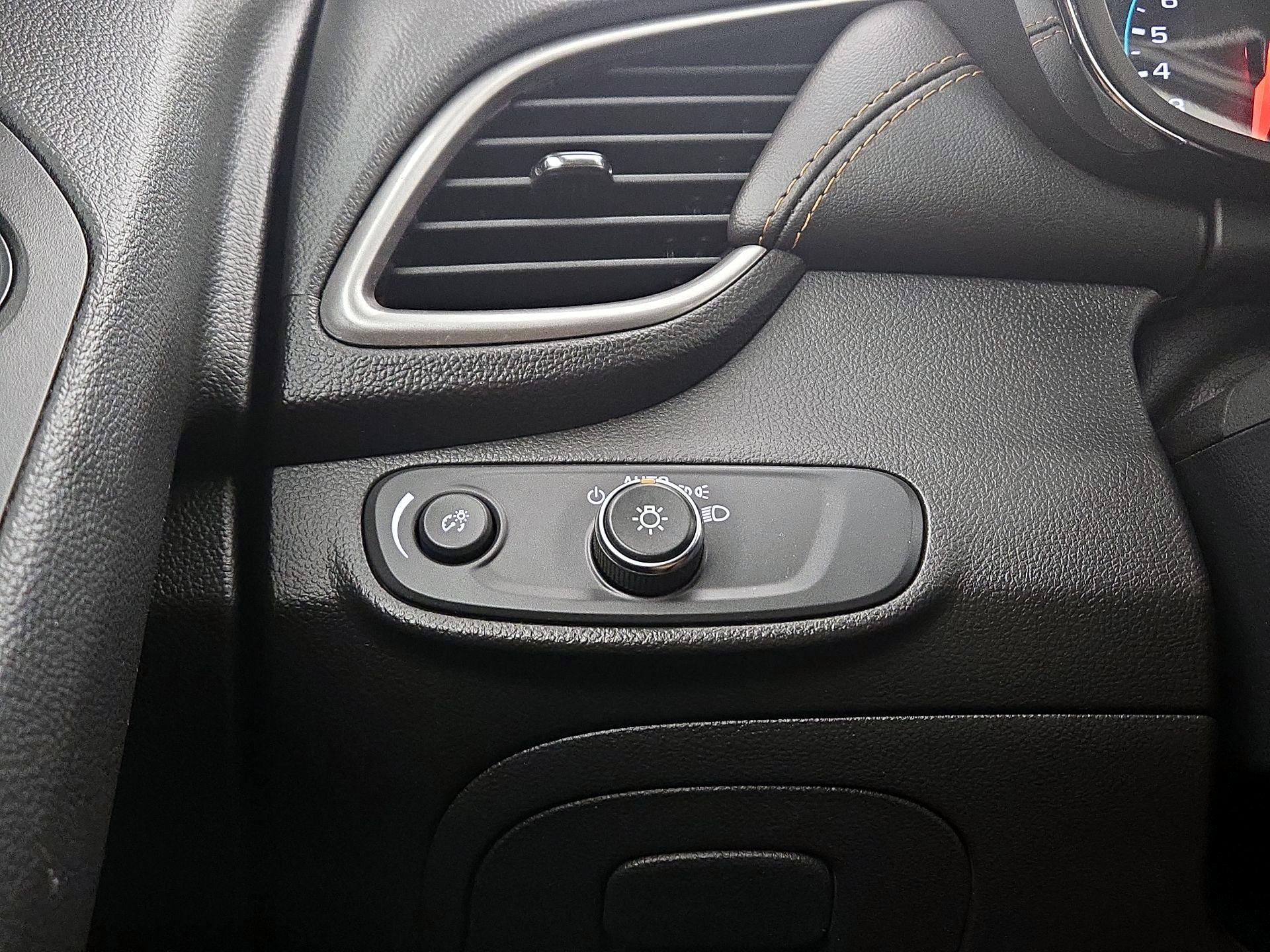 Thumbnail: 2021 Chevrolet Trax - 13