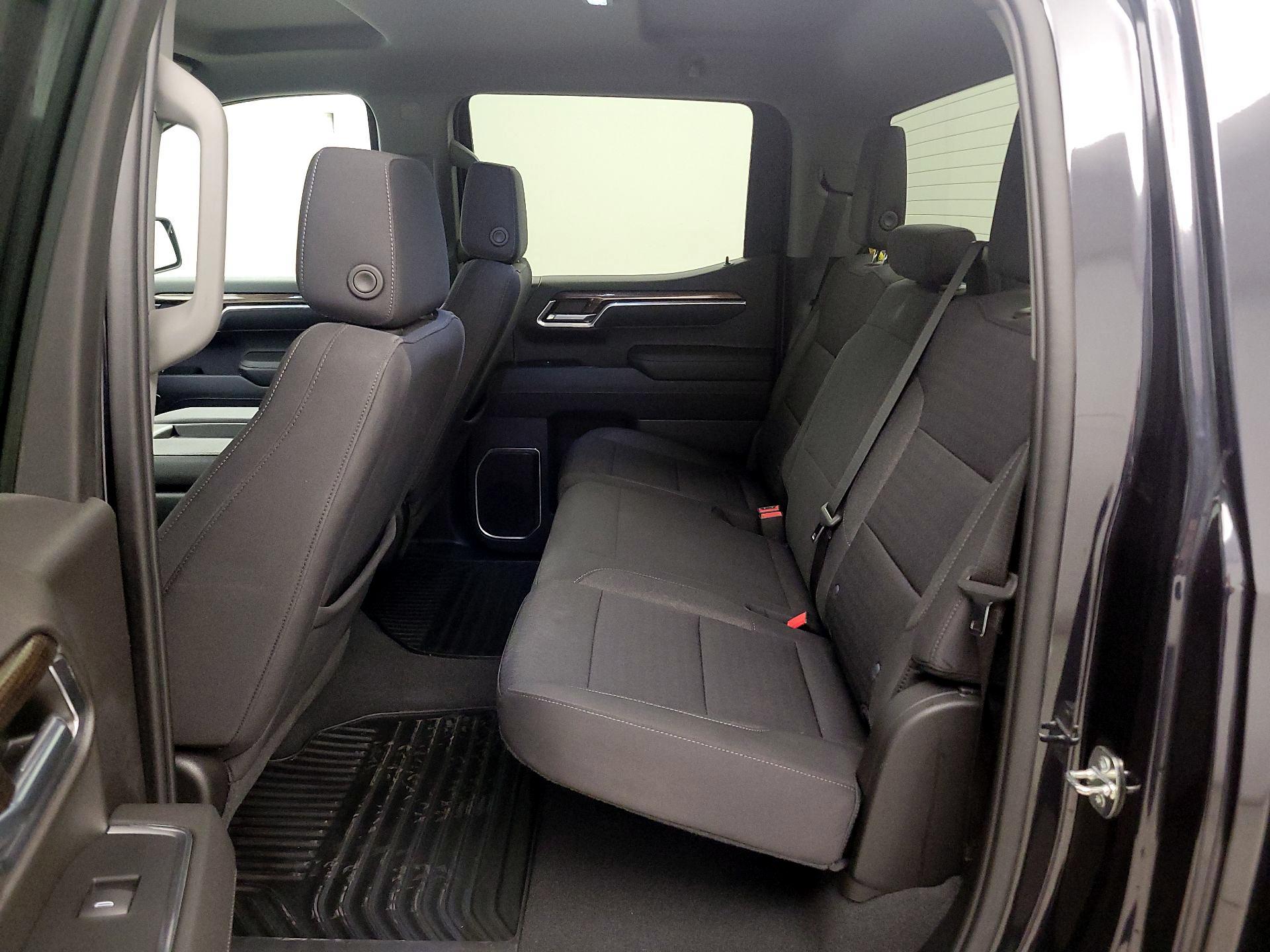 Thumbnail: 2022 Chevrolet Silverado 1500 - 19