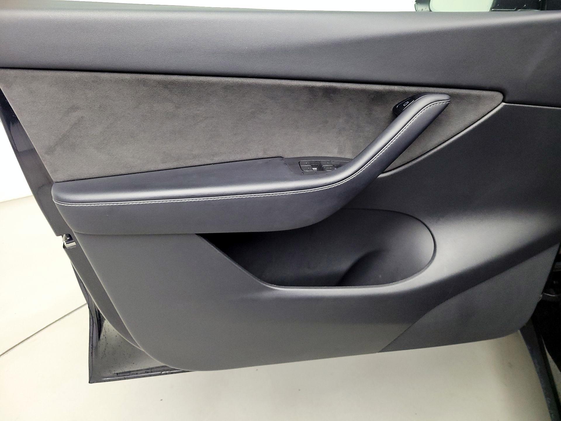 Thumbnail: 2022 Tesla Model Y - 12