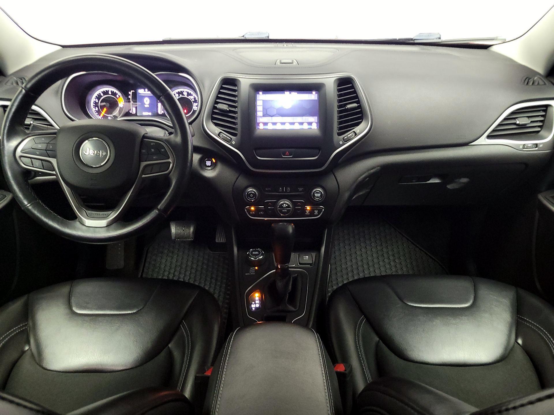 Thumbnail: 2019 Jeep Cherokee - 9