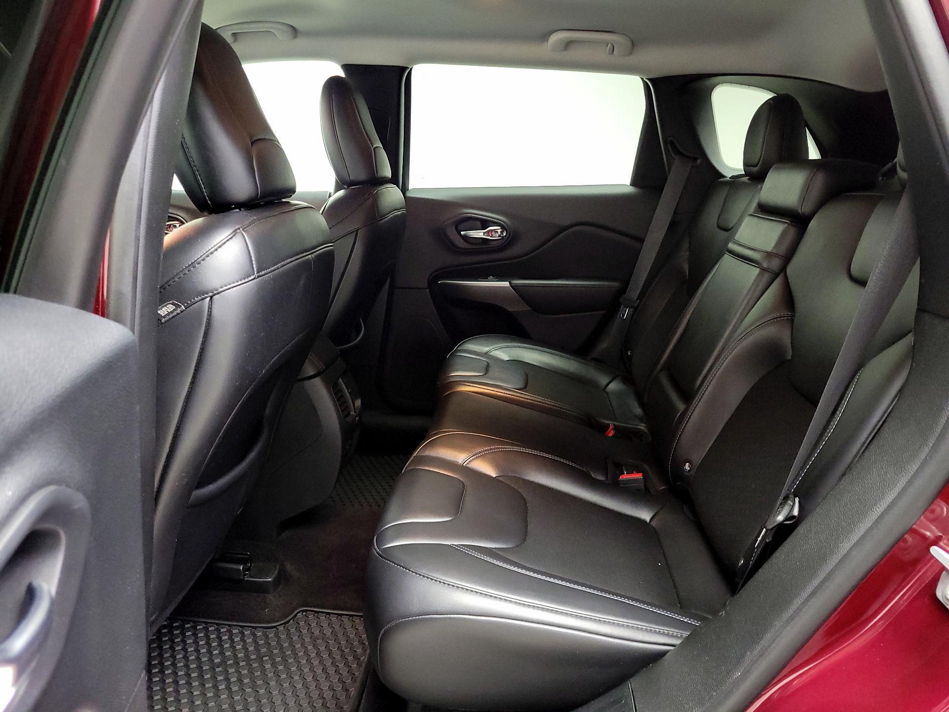 Thumbnail: 2019 Jeep Cherokee - 19