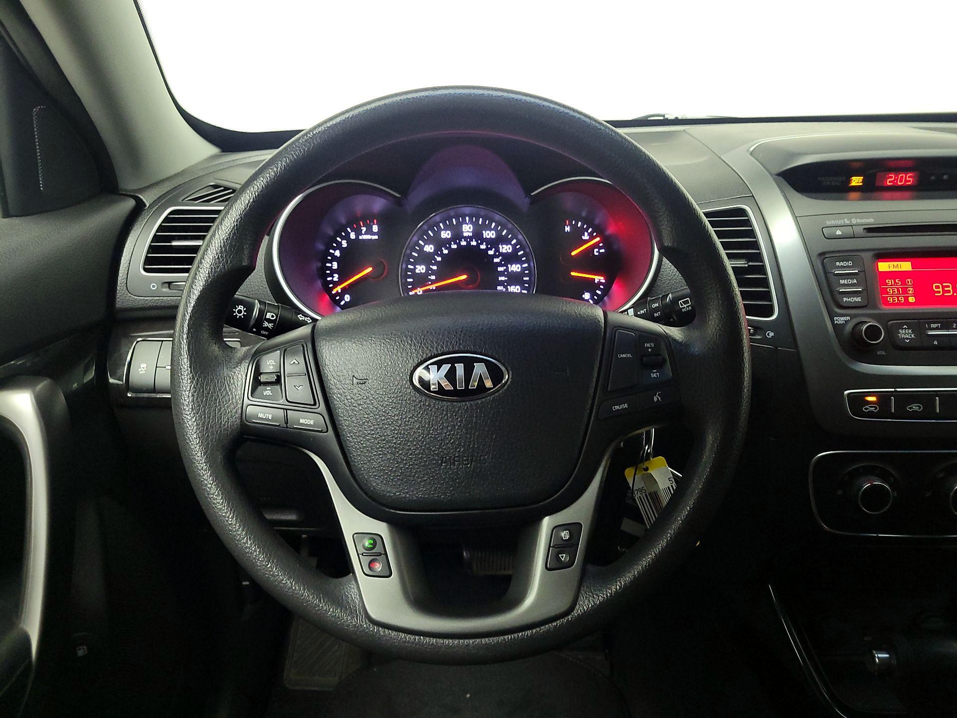 Thumbnail: 2015 Kia Sorento - 10