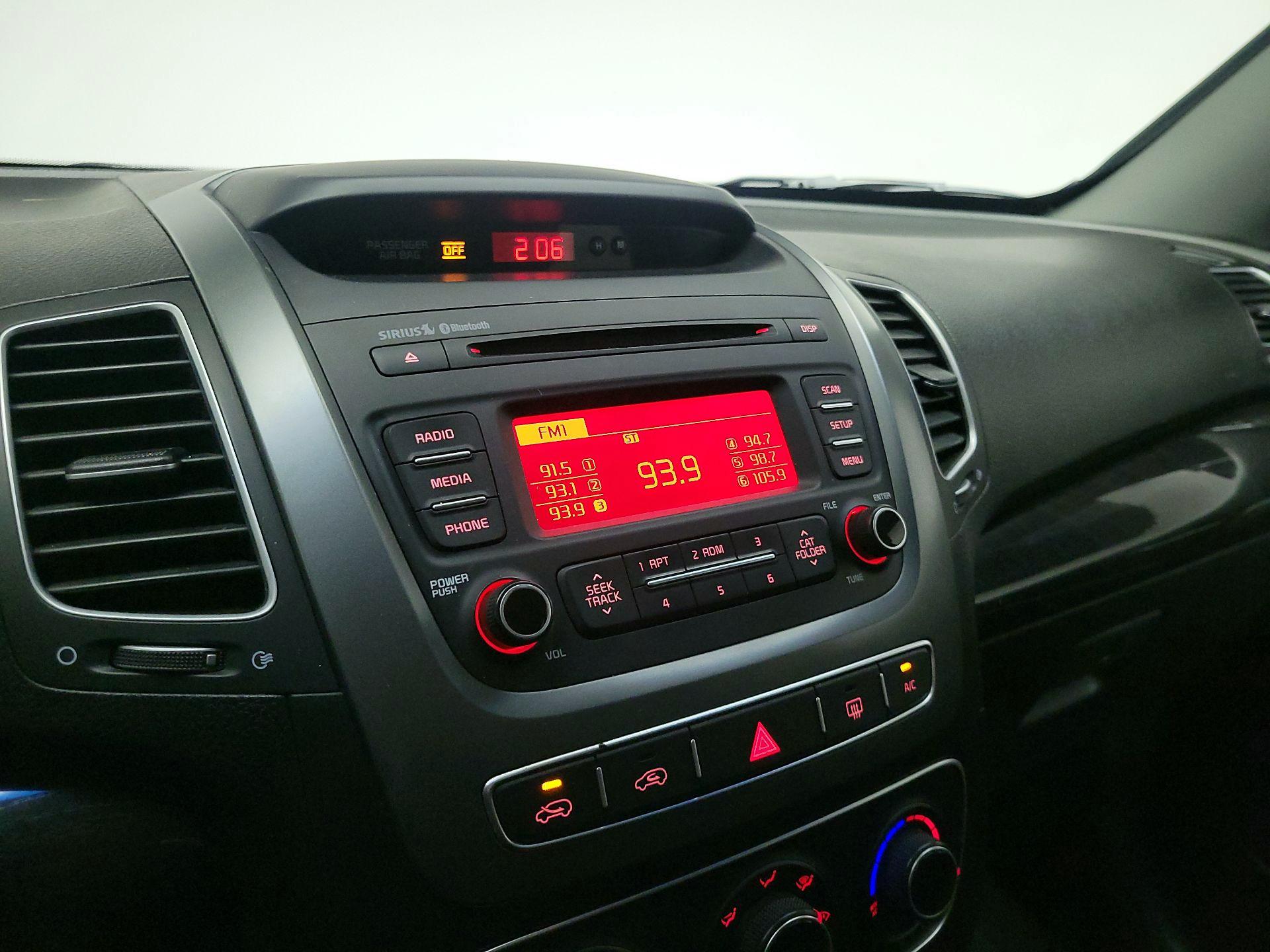 Thumbnail: 2015 Kia Sorento - 14