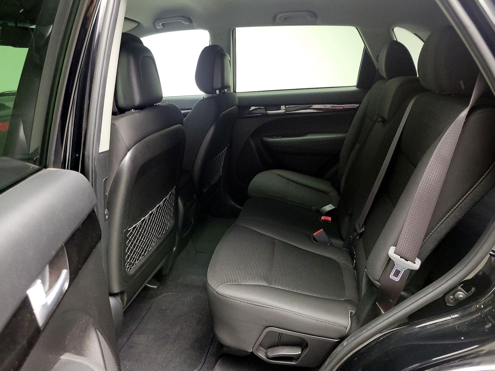 Thumbnail: 2015 Kia Sorento - 18