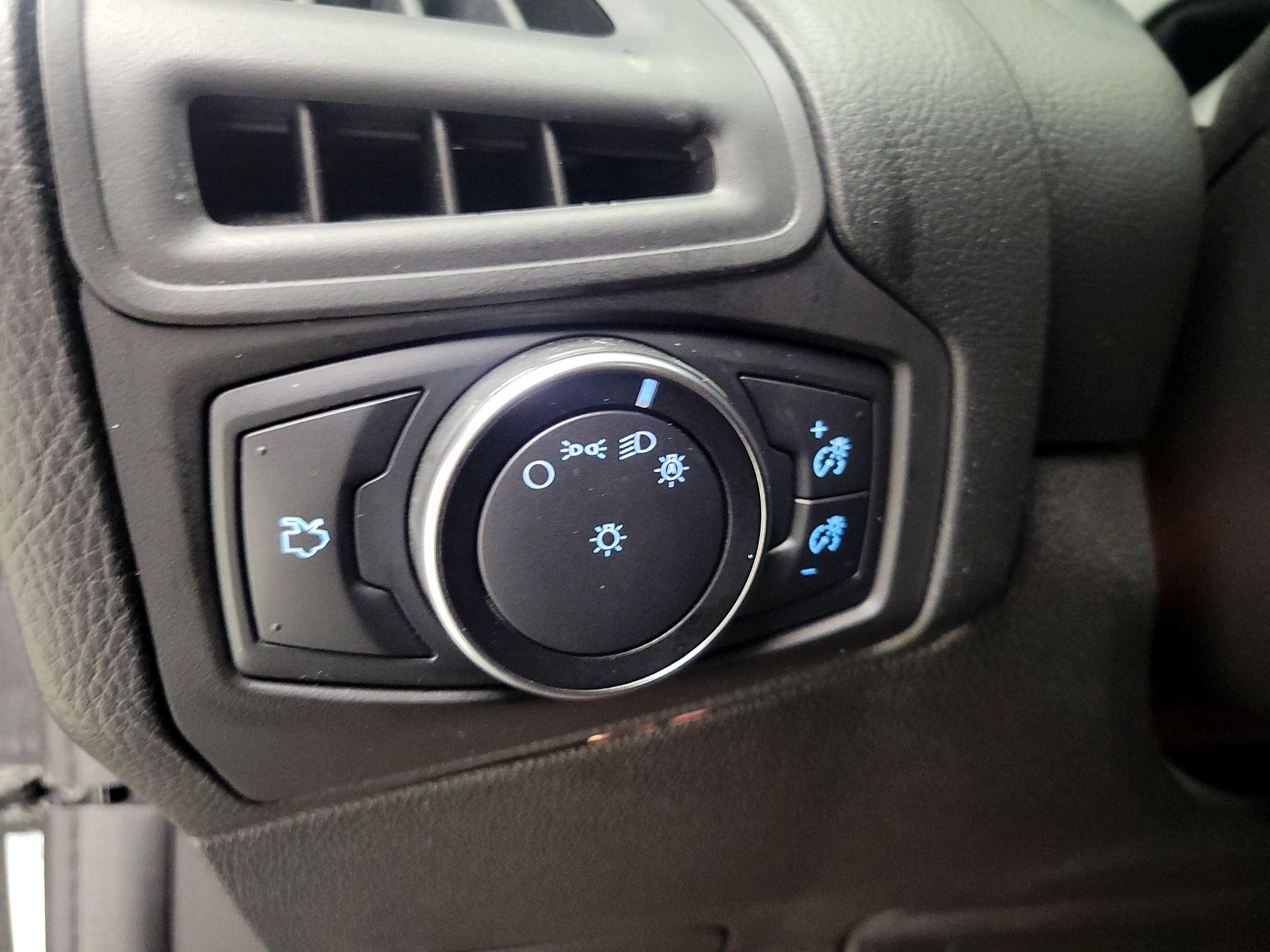 Thumbnail: 2017 Ford Focus - 13