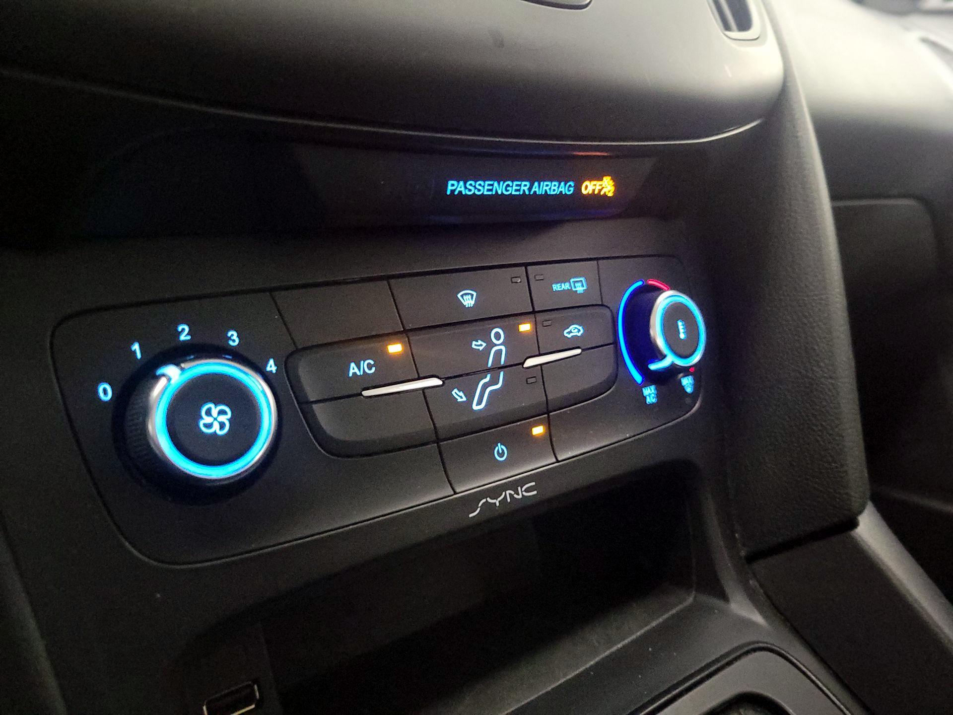 Thumbnail: 2017 Ford Focus - 16